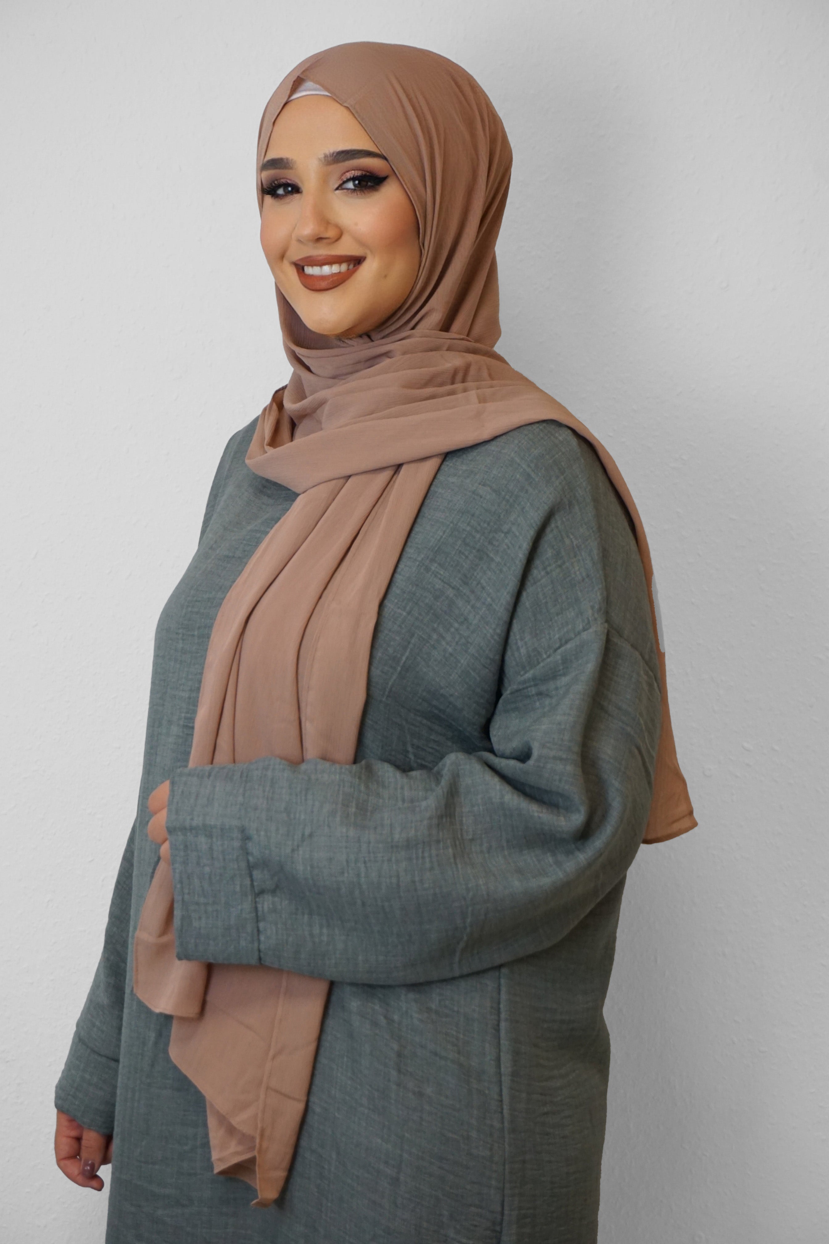 Crinkle Premium Chiffon Hijab Cappuccino