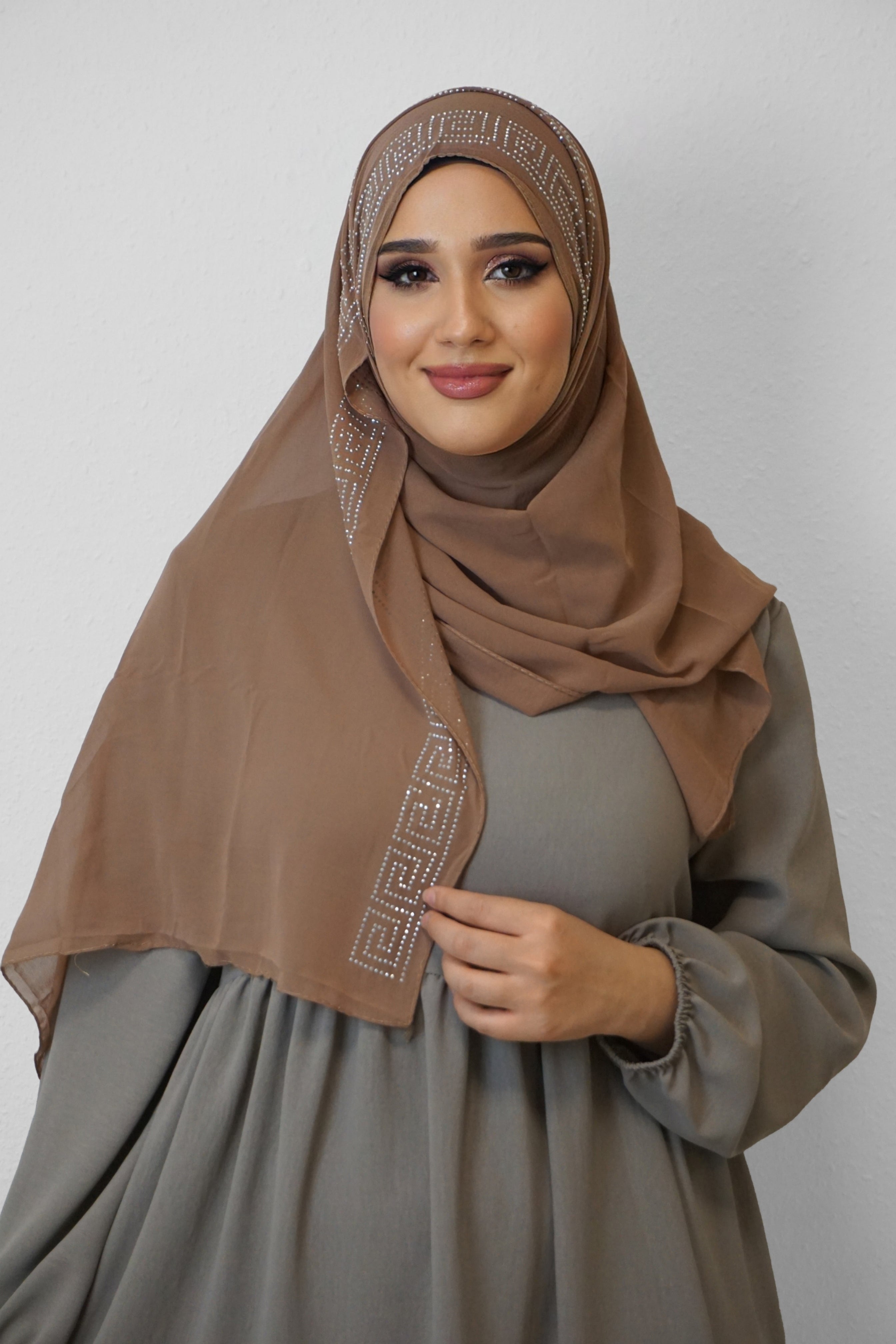 Chiffon Diamond Hijab Braun