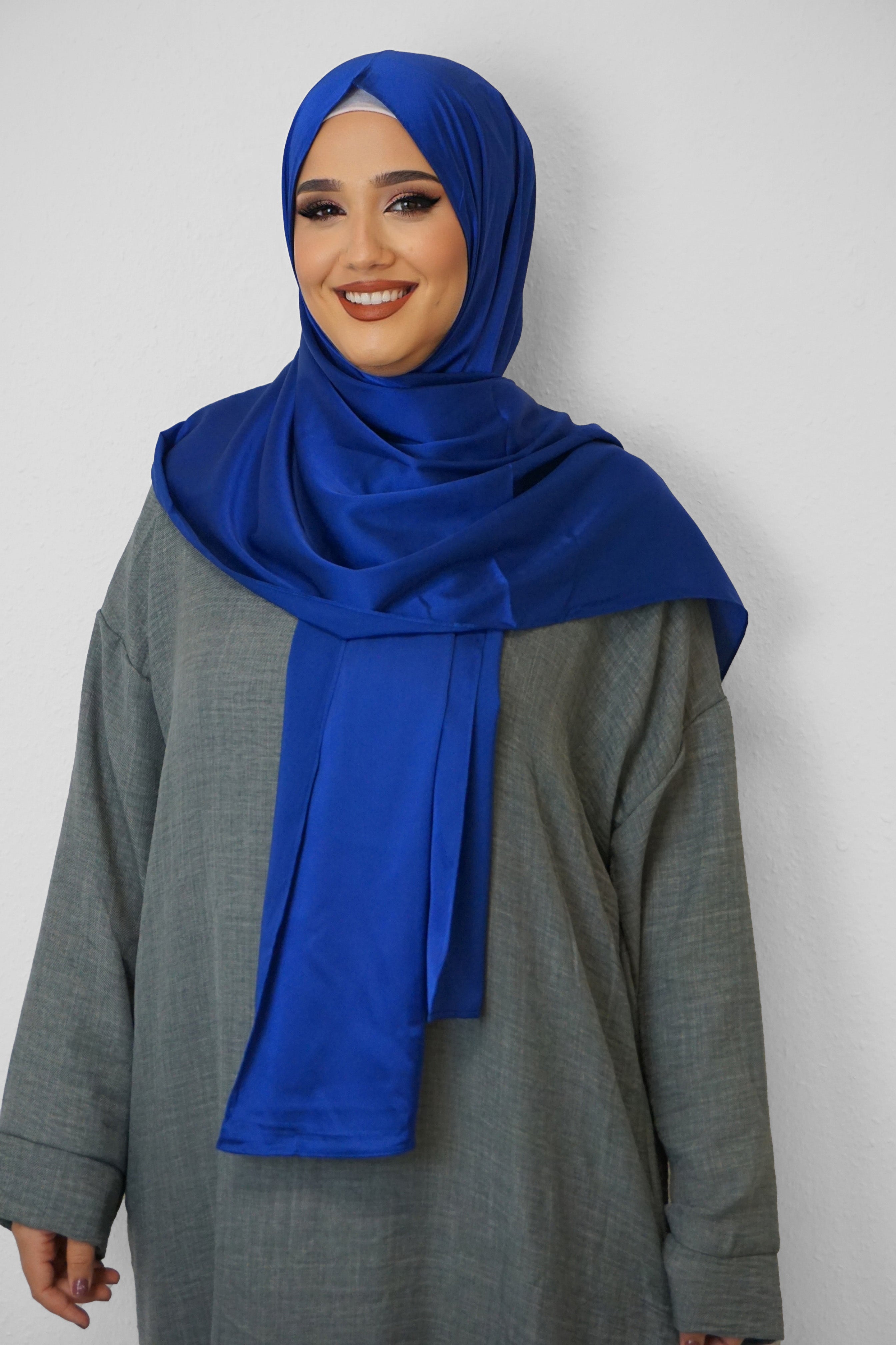 dark-blue-hijab