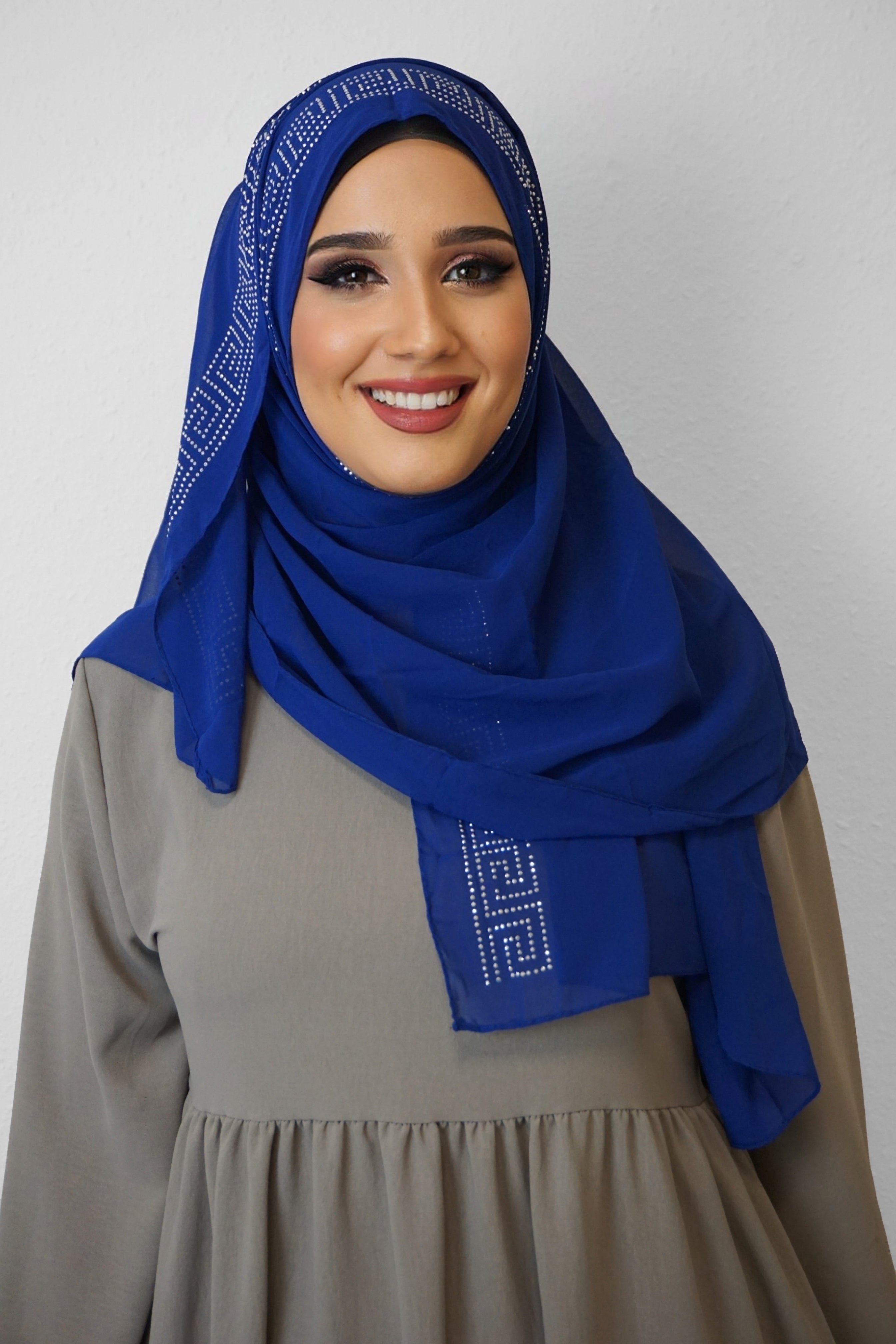 Chiffon Diamond Hijab Leuchtblau