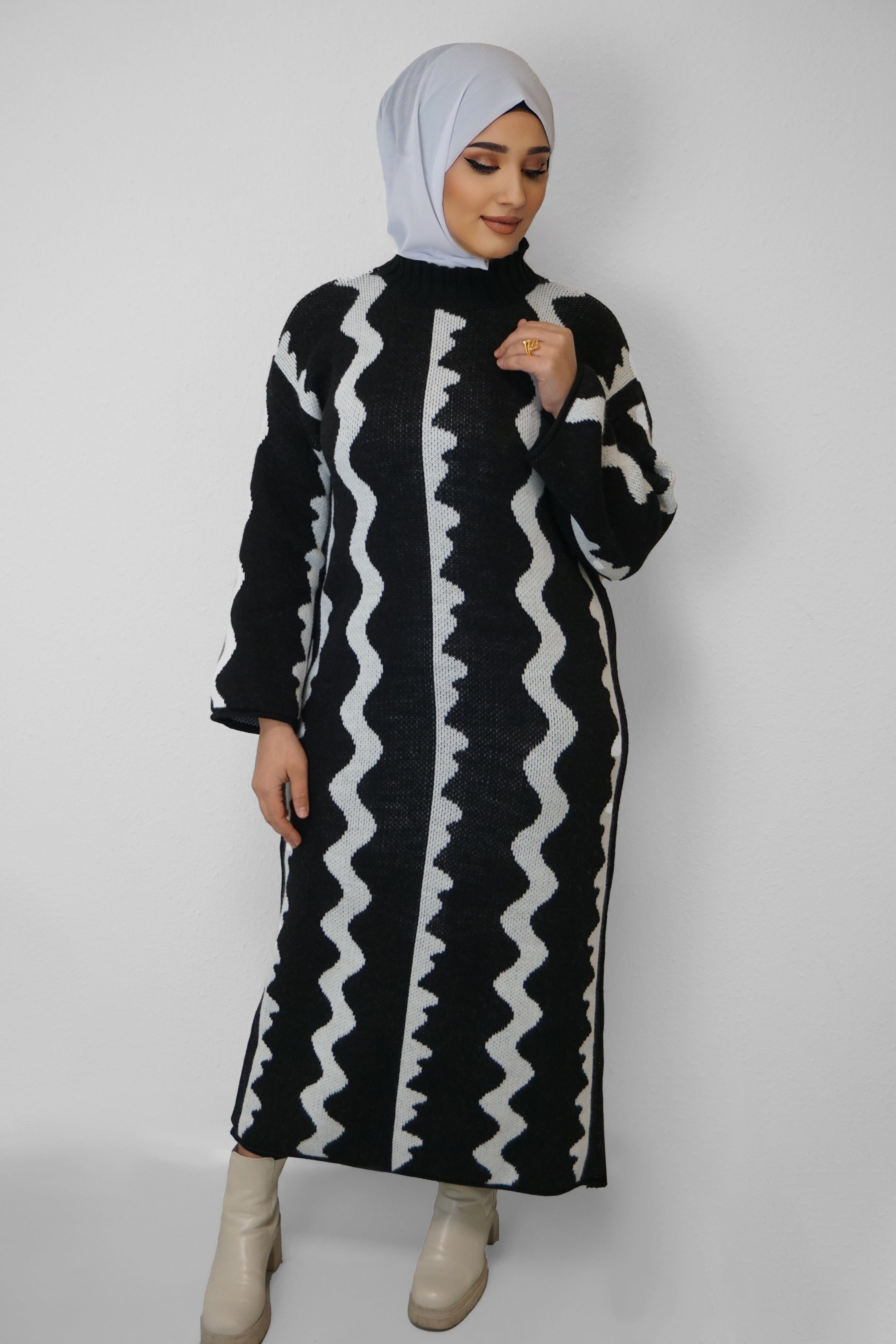 Maxi Strick-Kleid Zeynep Schwarz