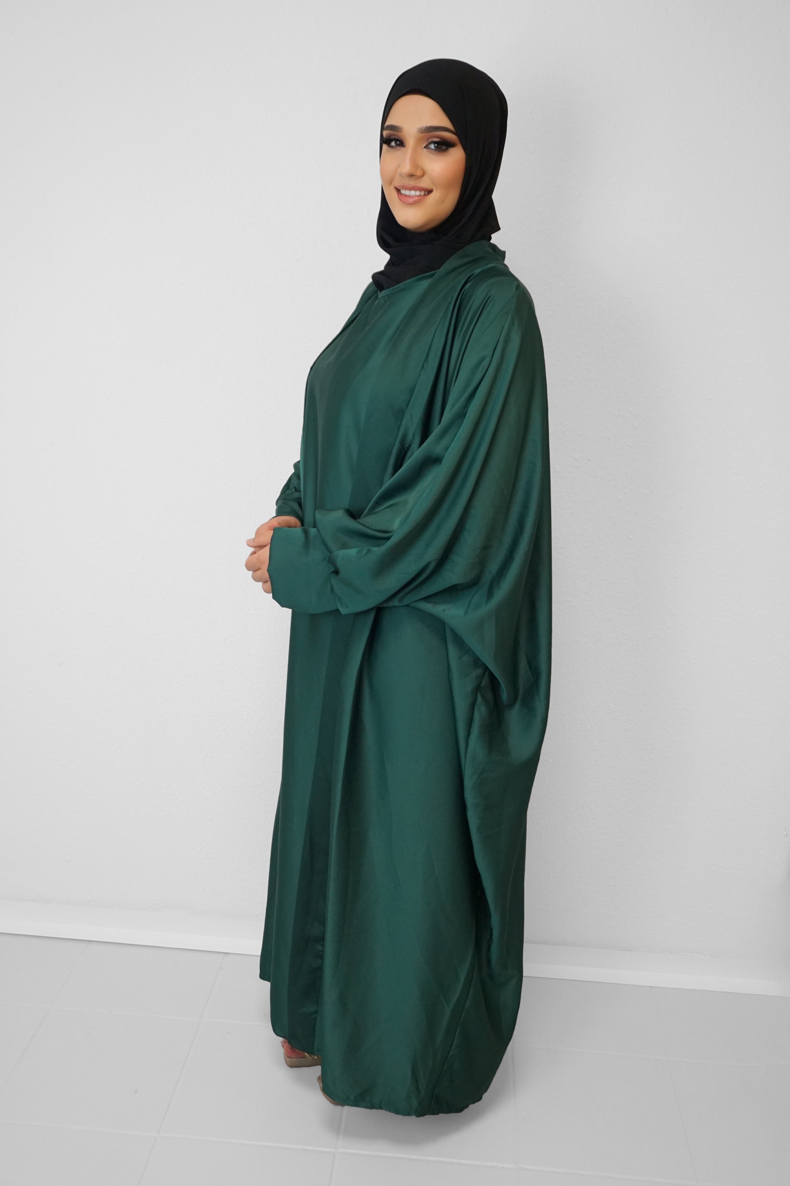Satin-Abaya Nilofar Smaragdgrün