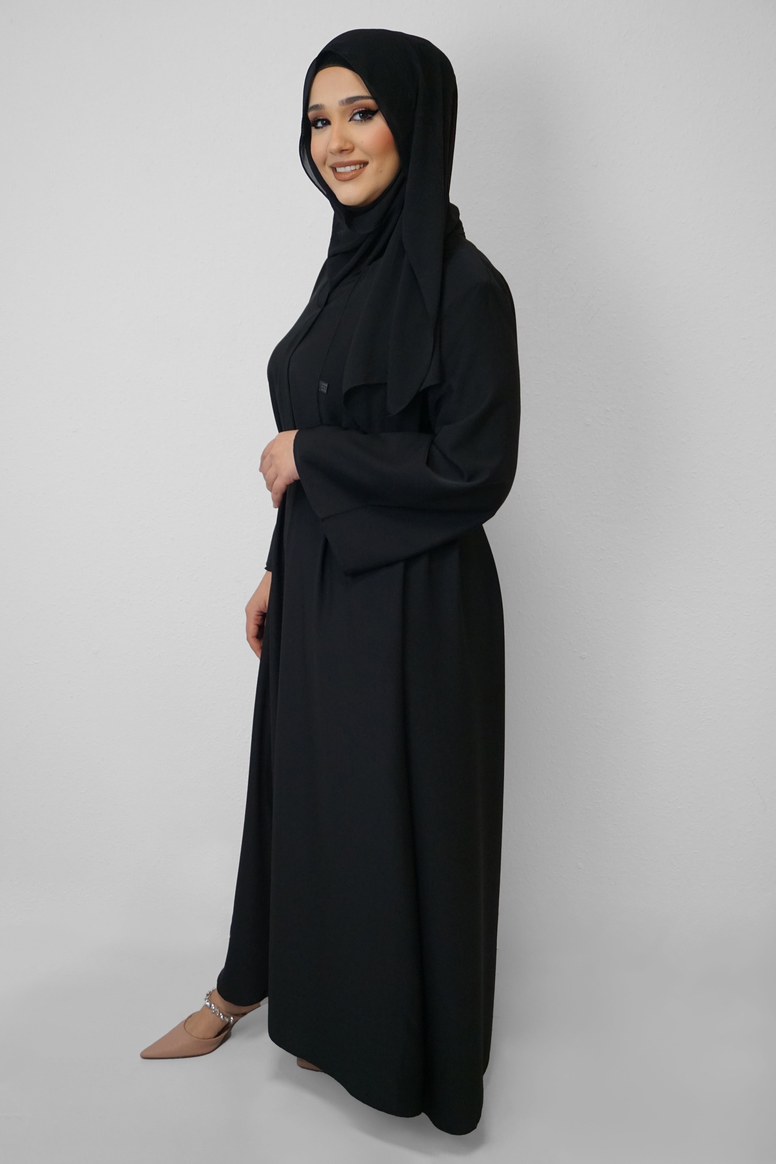Abaya Banu Schwarz