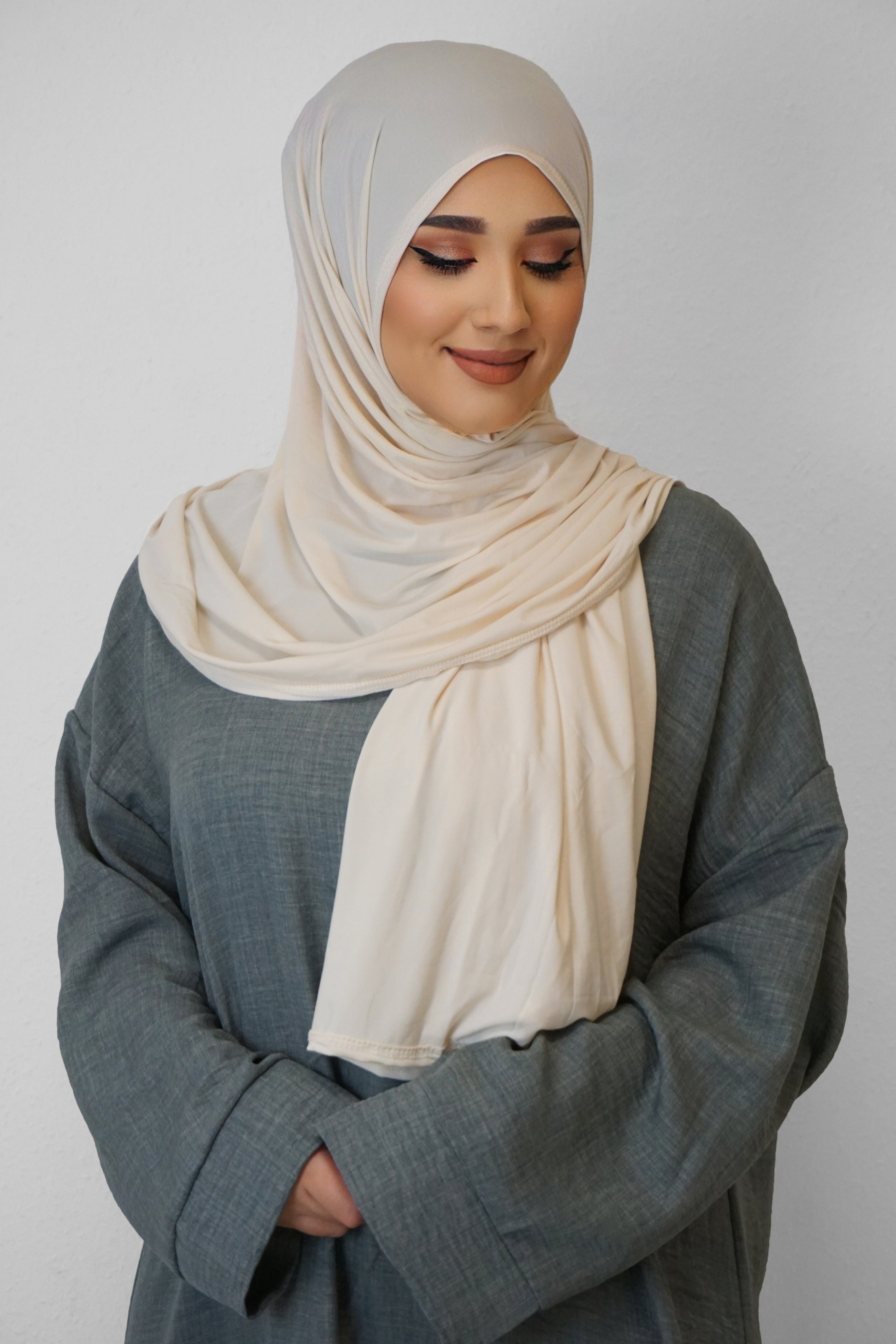 Premium Jersey Hijab Elfenbein