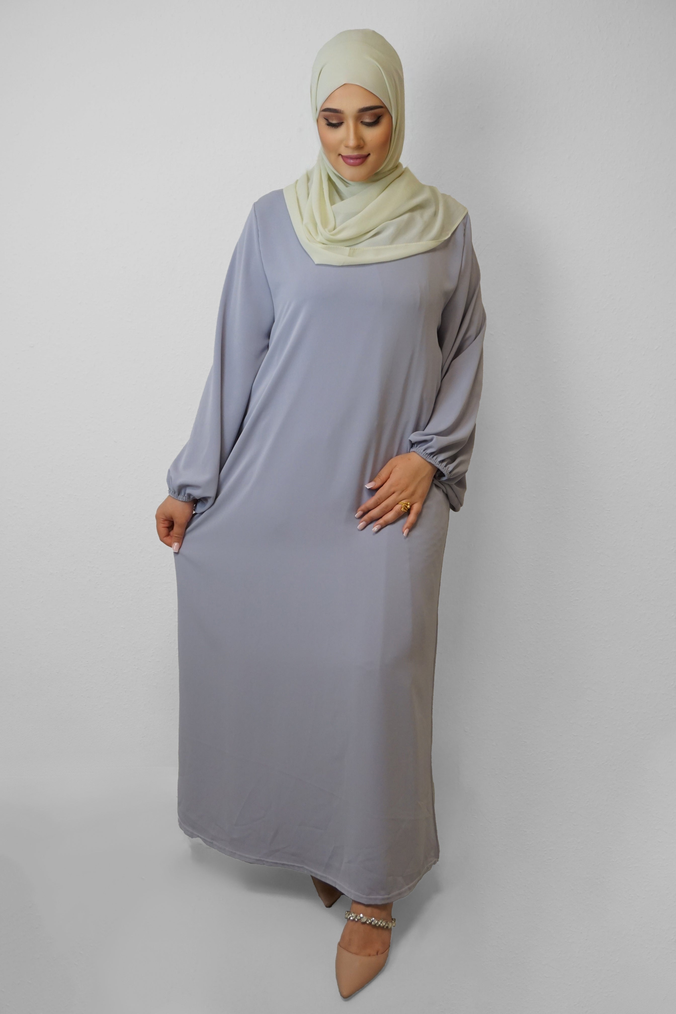 Abaya Amal Silbergrau