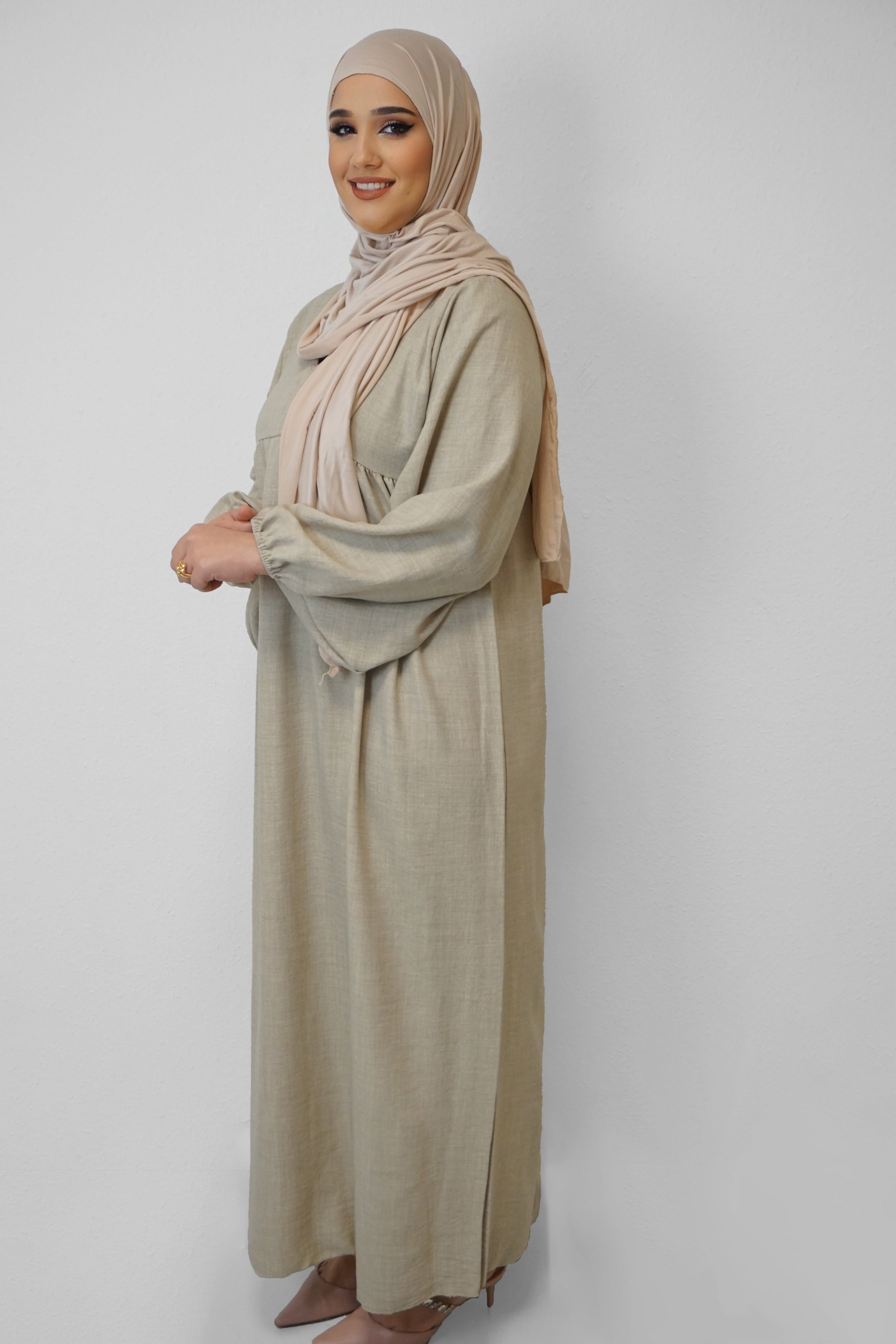 Abaya Monauwra Sand