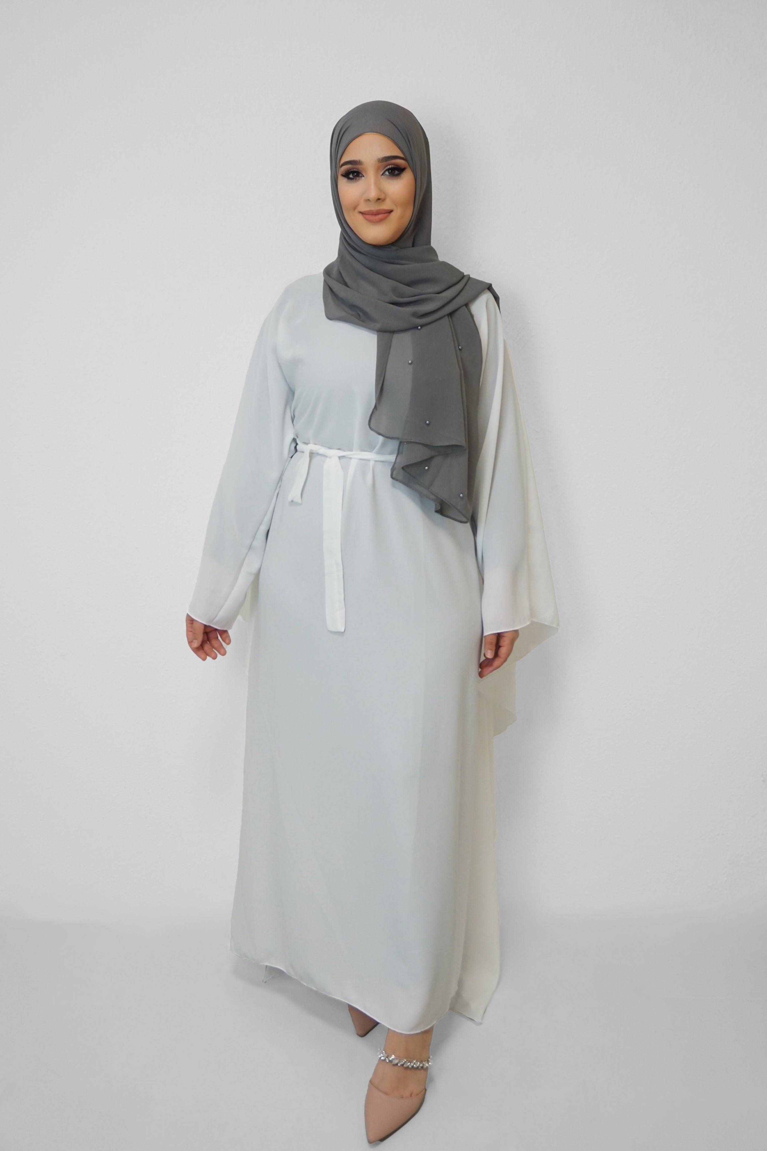 Abaya Essra Weiss