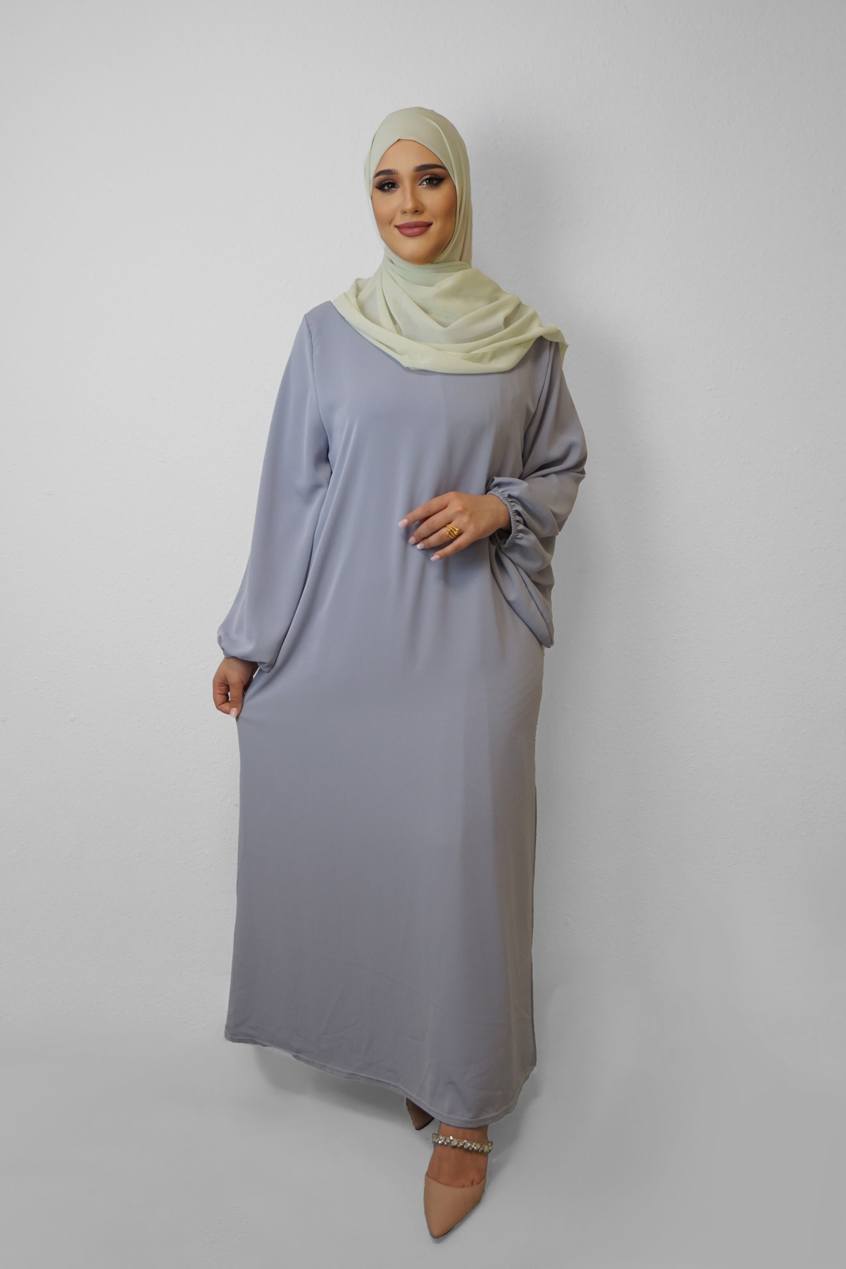 Abaya Amal Silbergrau