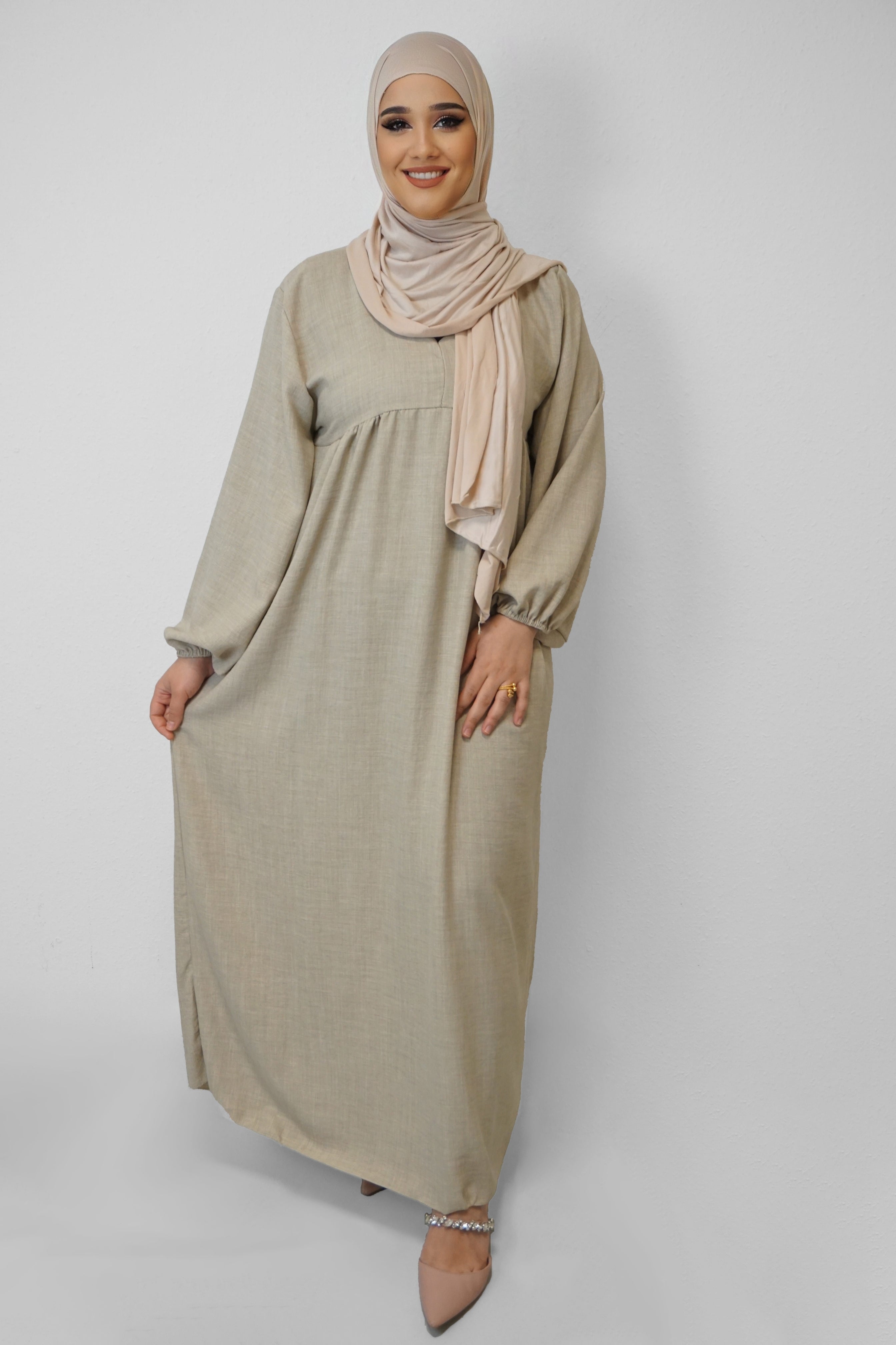 Abaya Monauwra Sand