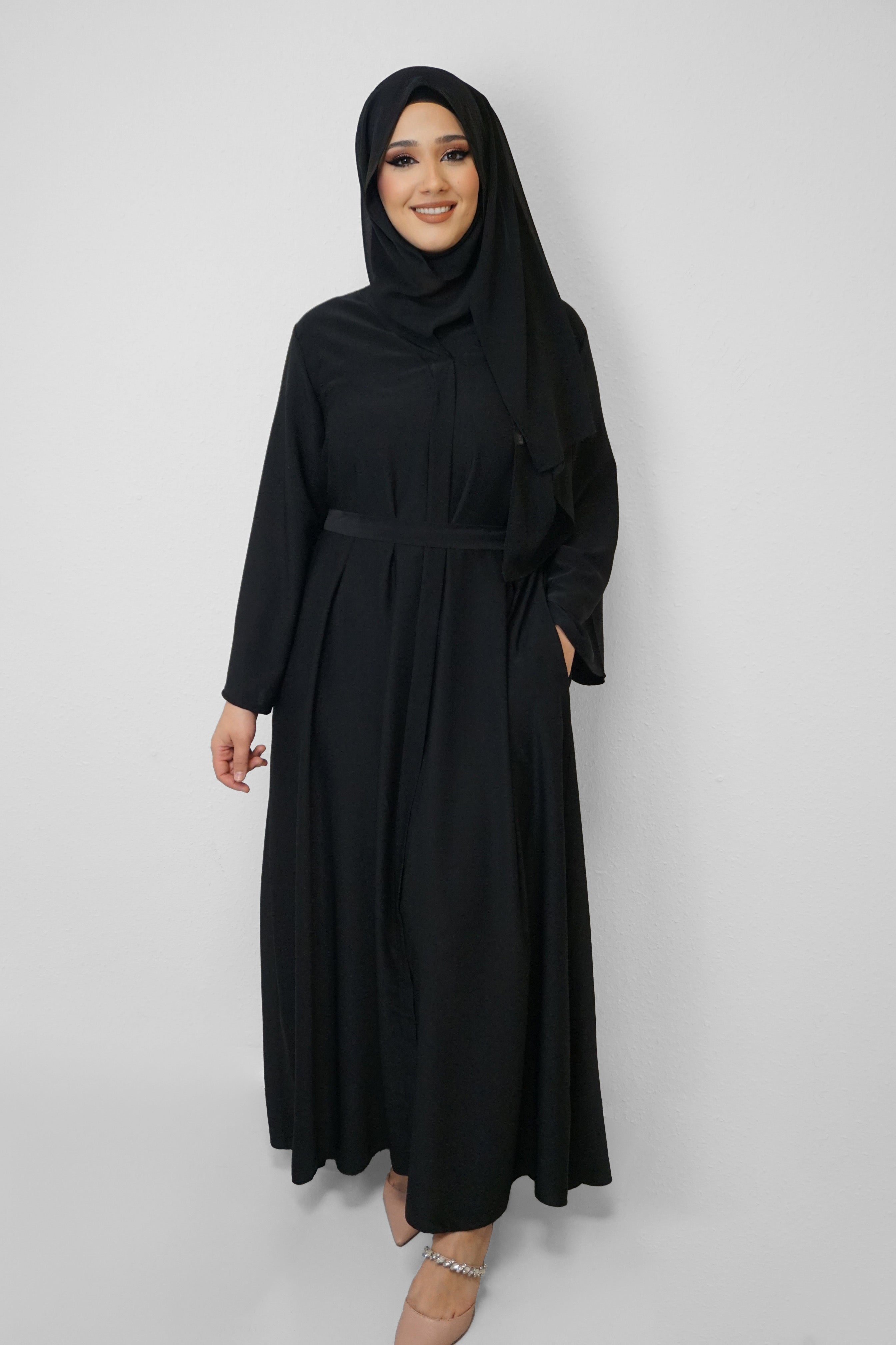 Abaya Banu Schwarz