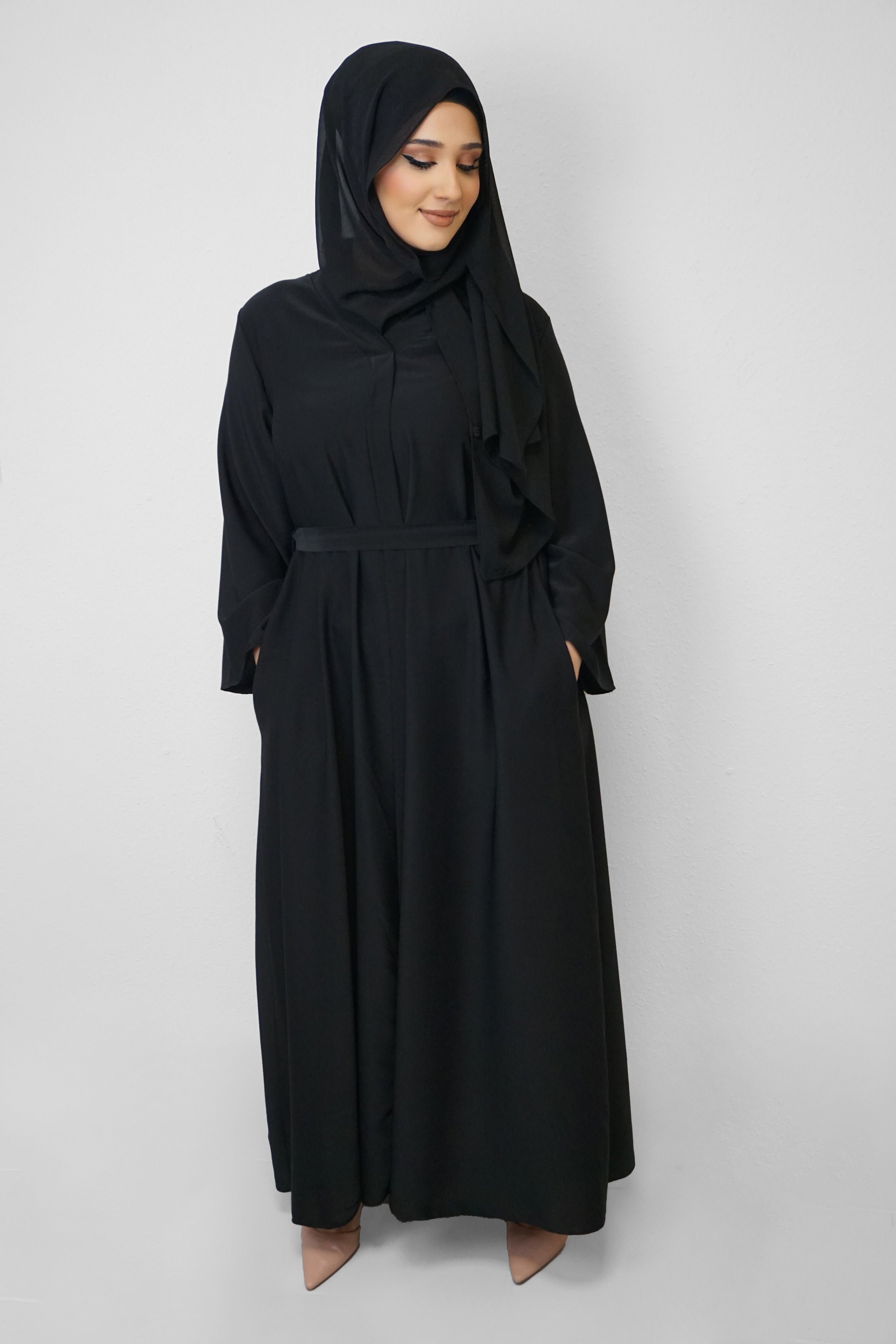 Abaya Banu Schwarz