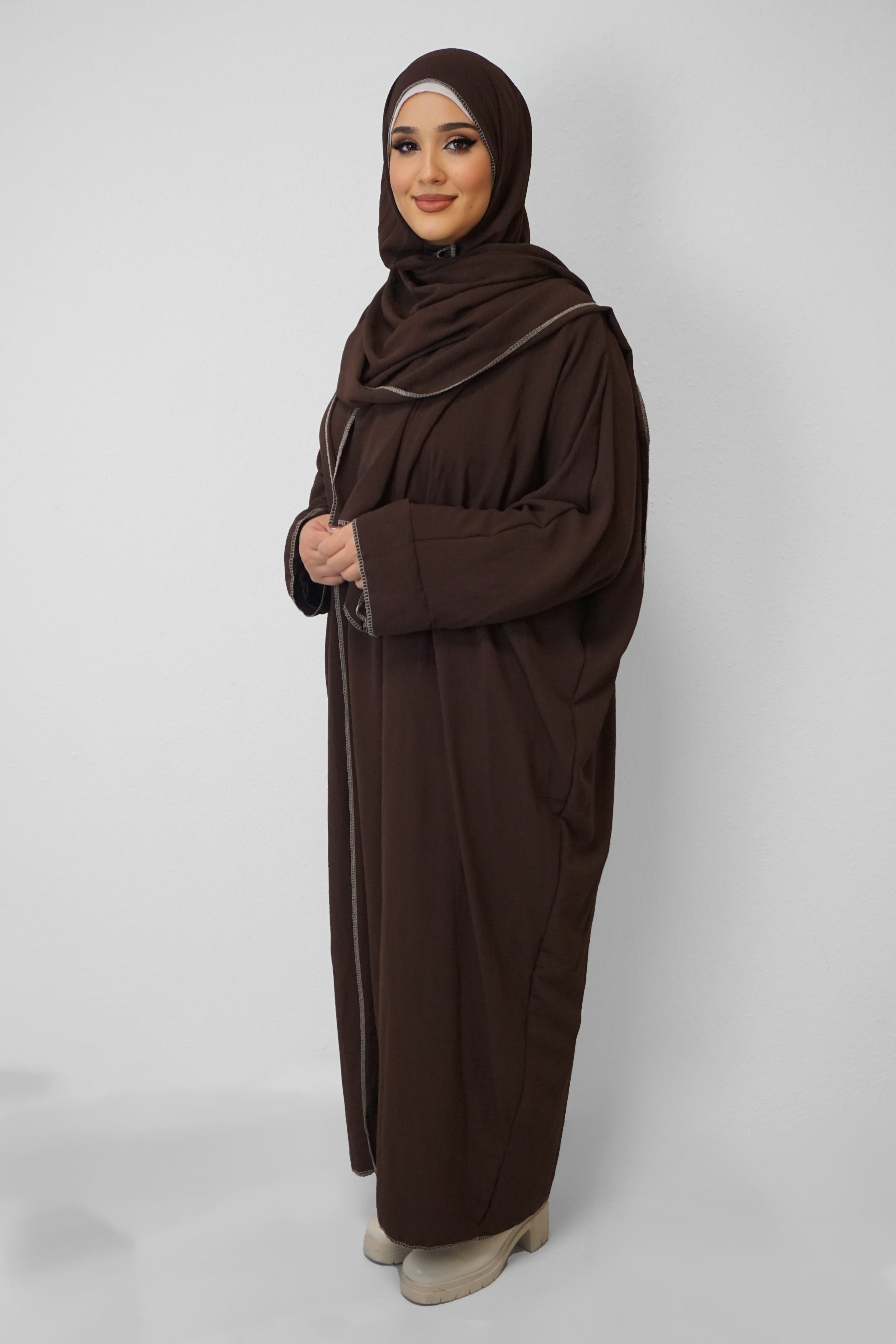 Abaya Naima Braun