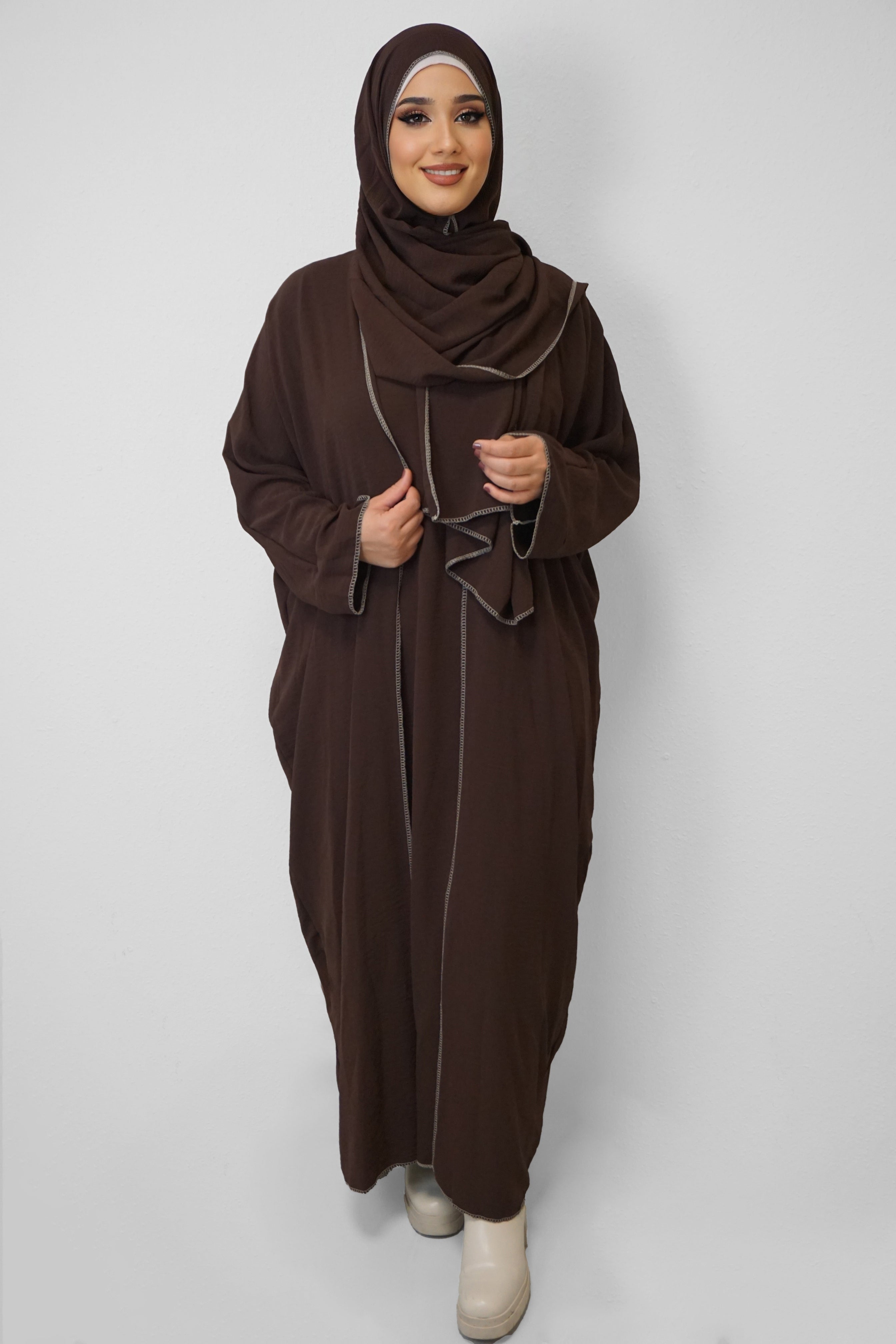 Abaya Naima Braun
