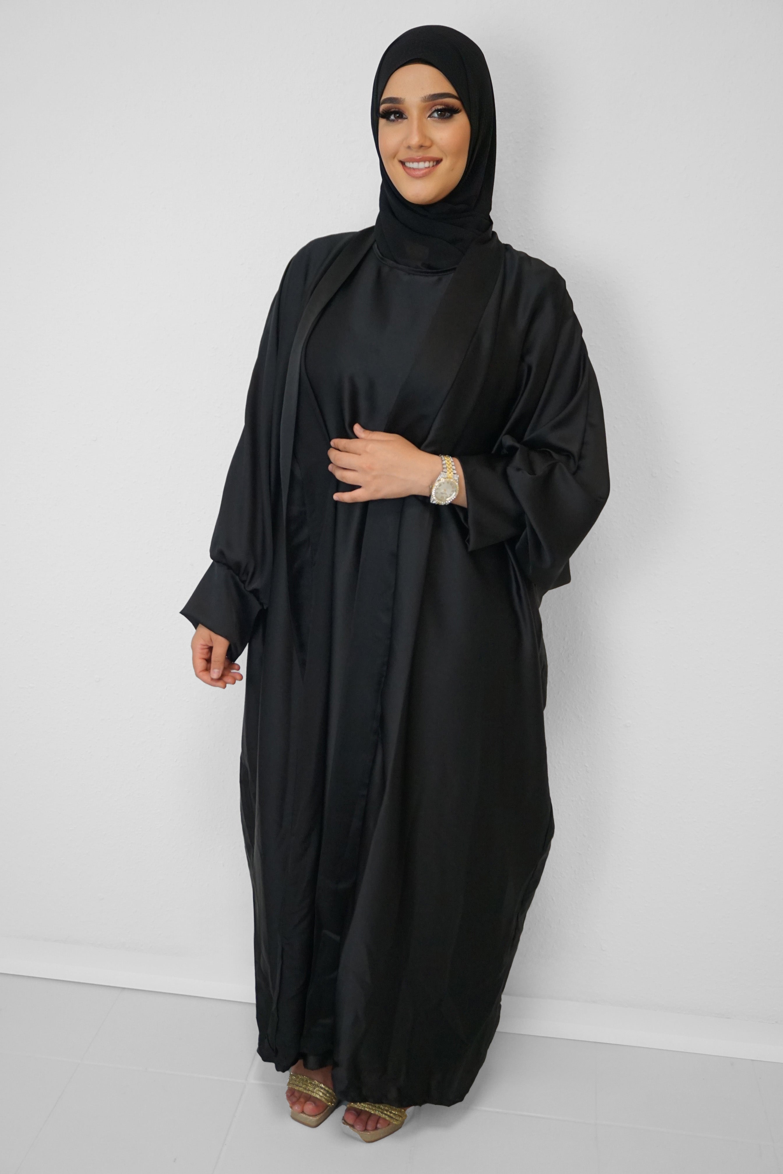 Satin-Abaya Nilofar Schwarz