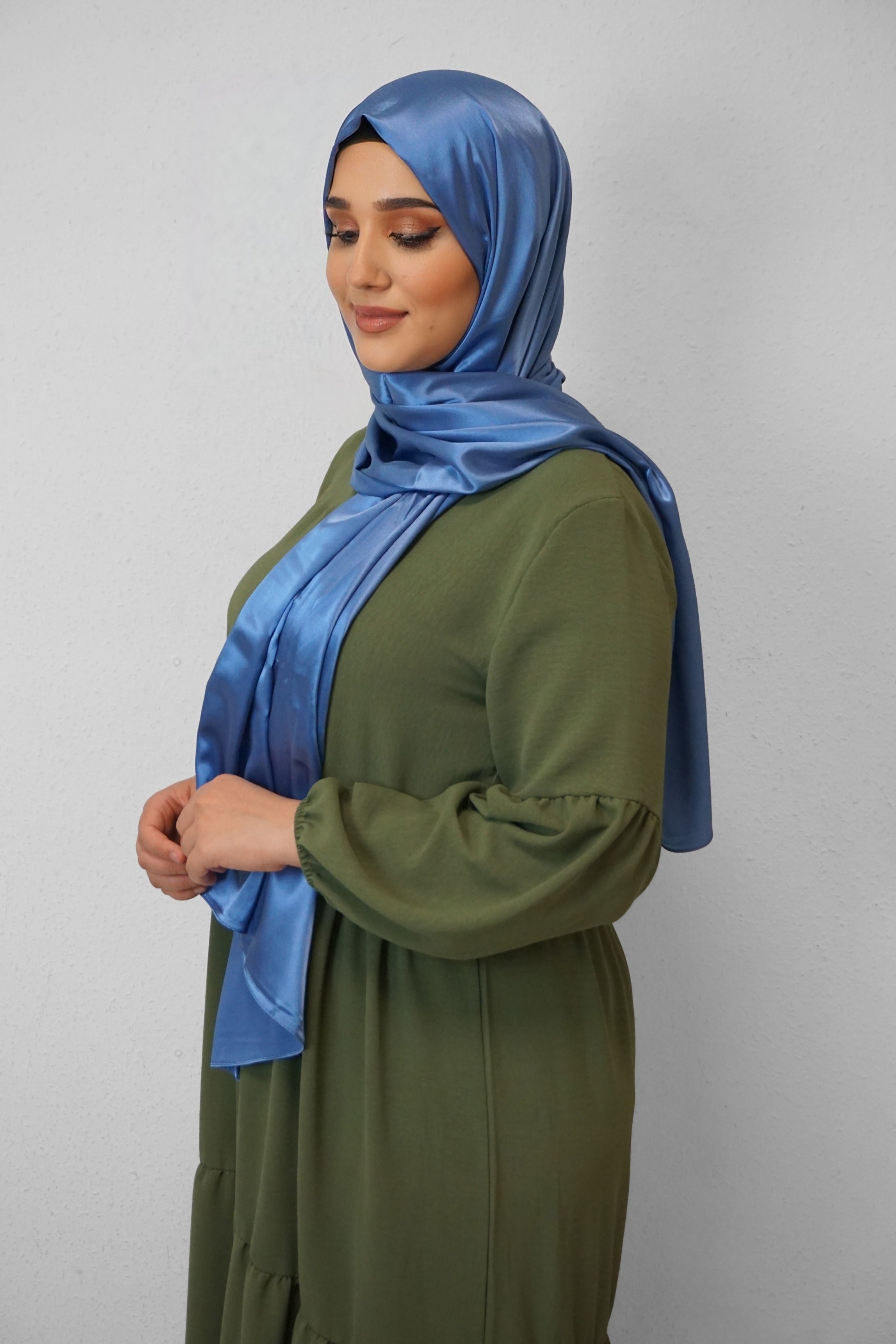 Satin Classic Hijab Jeansblau