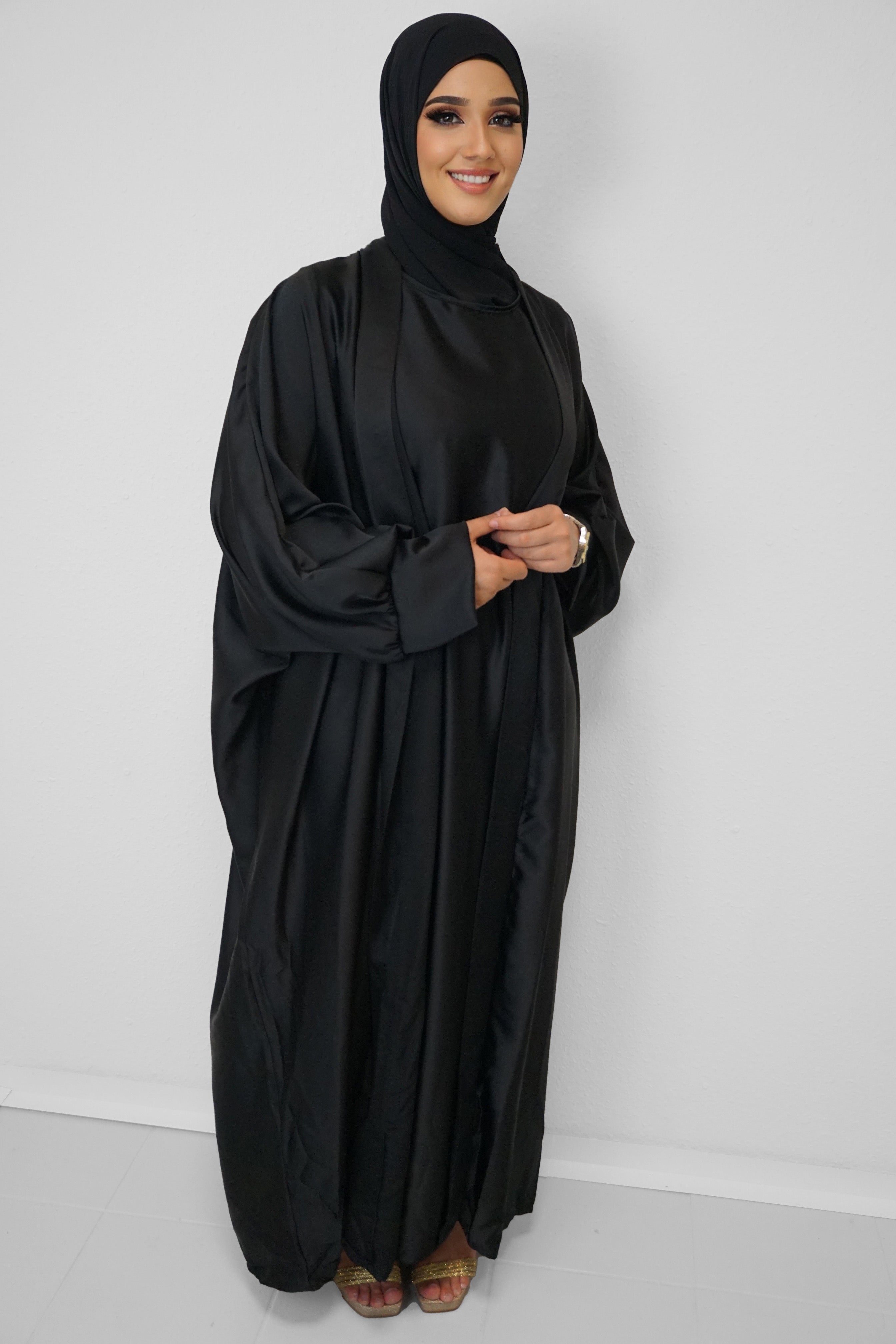 Satin-Abaya Nilofar Schwarz