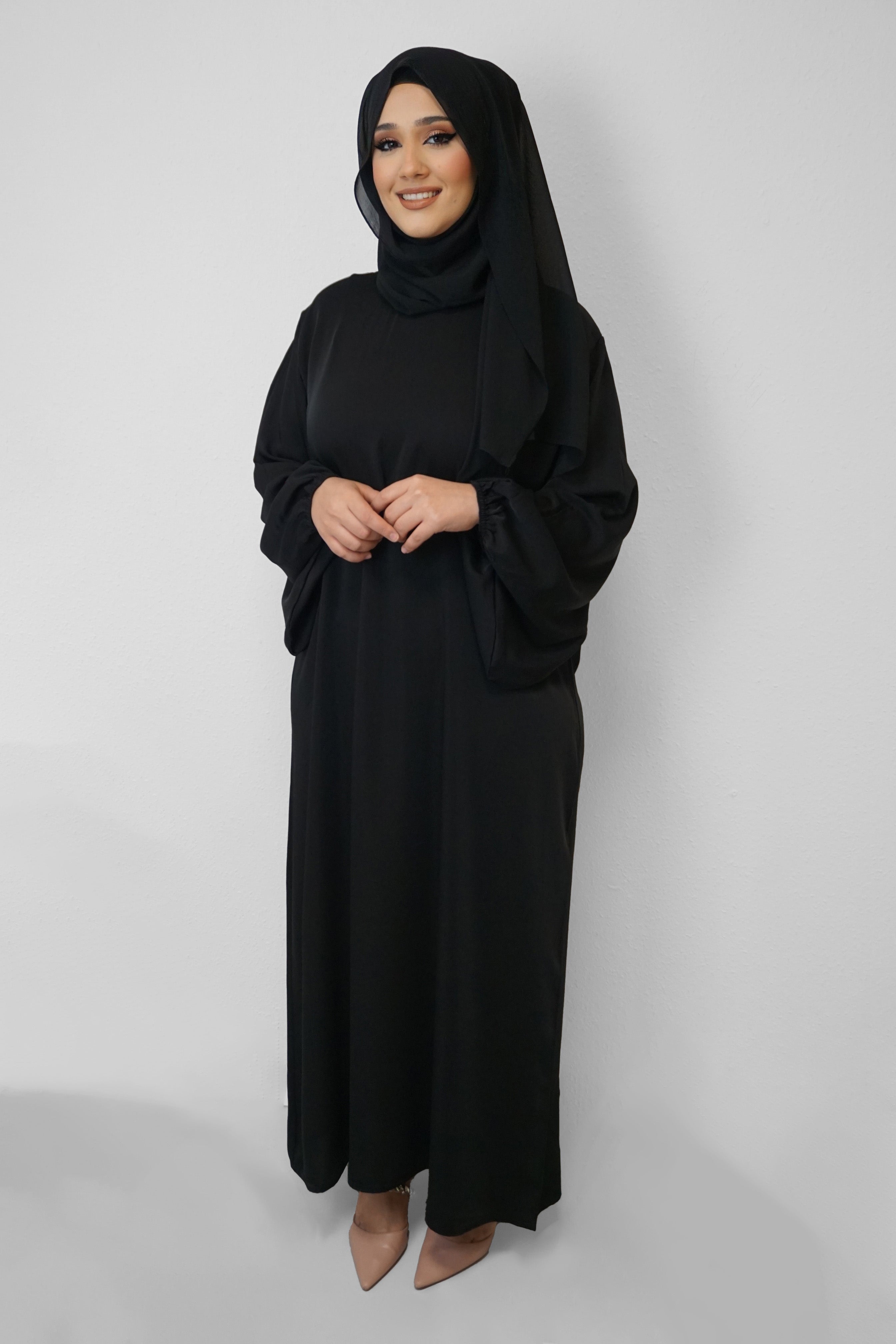 Abaya Amal Schwarz