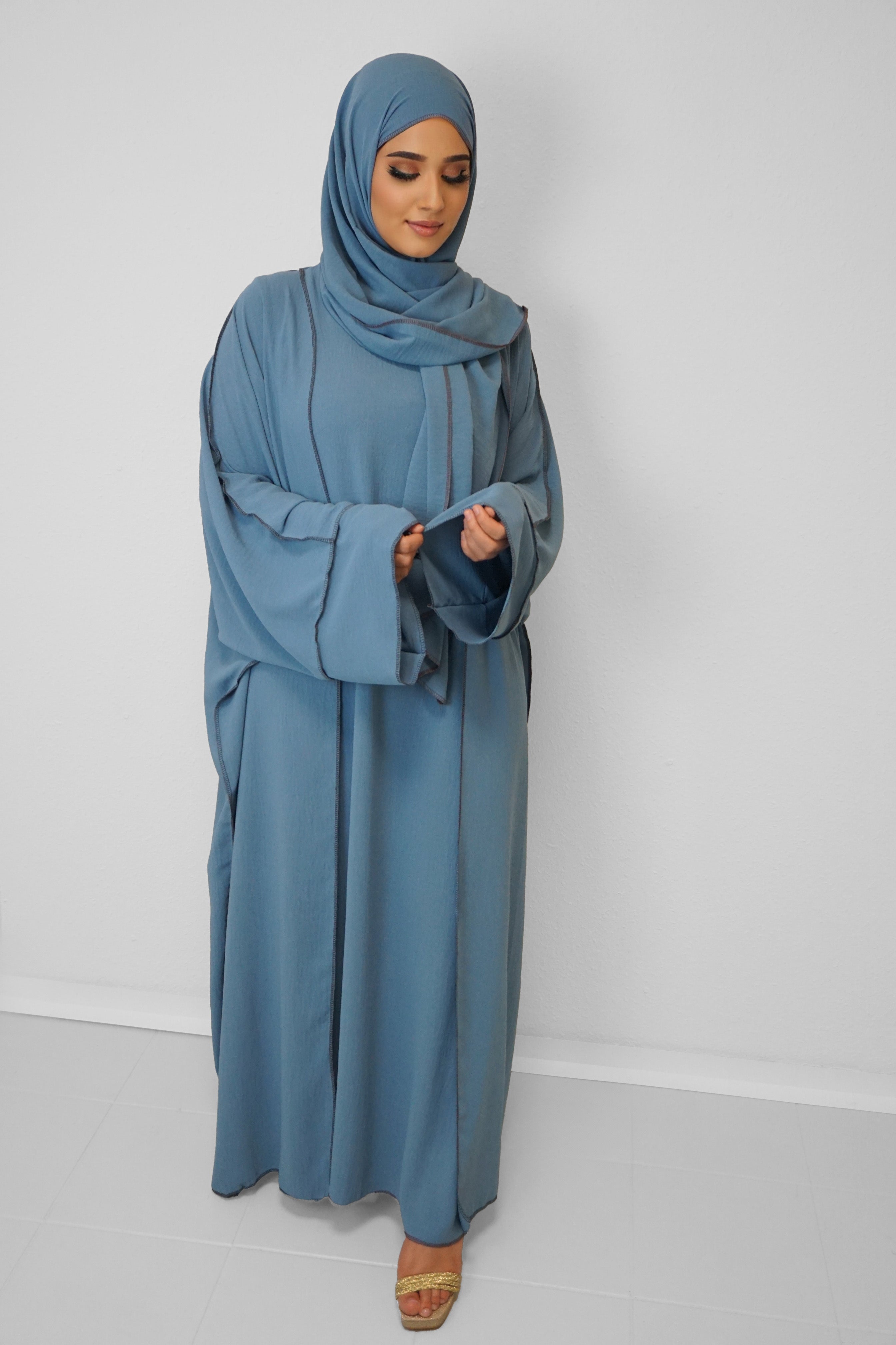 Abaya Naima Hellblau