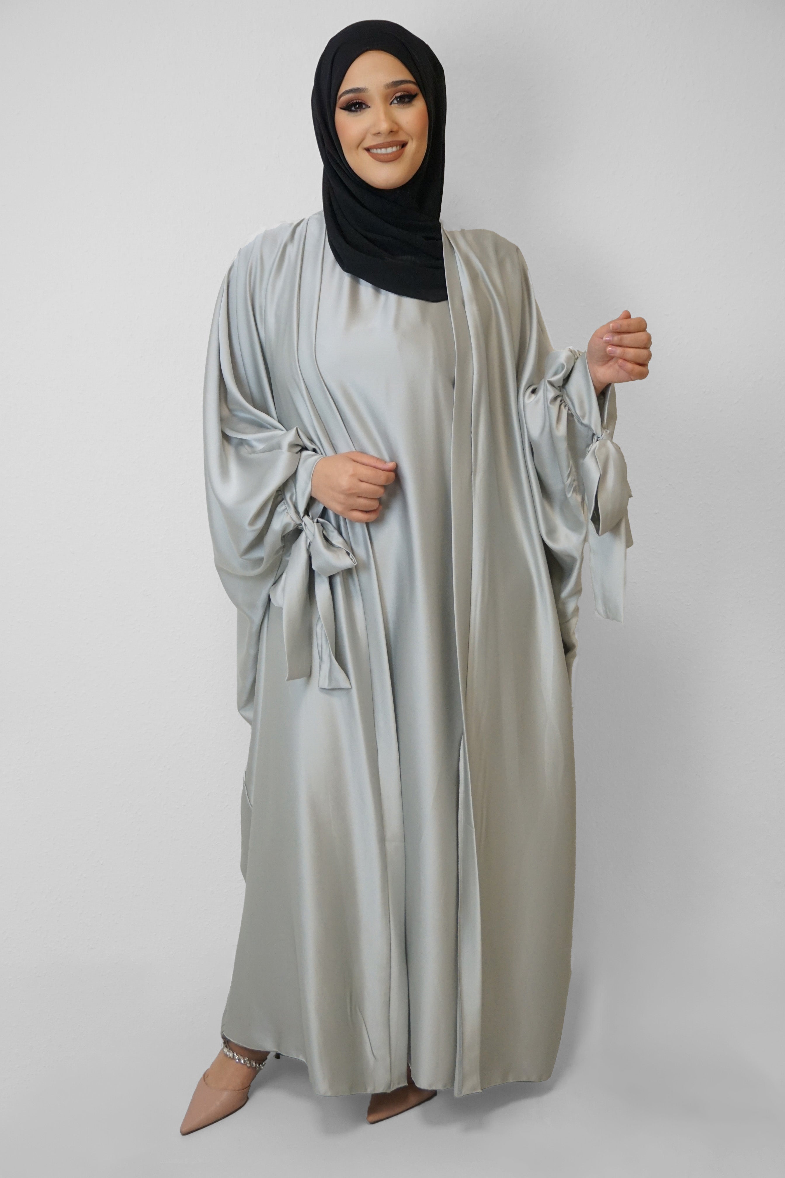Abaya Maha Silbergrau