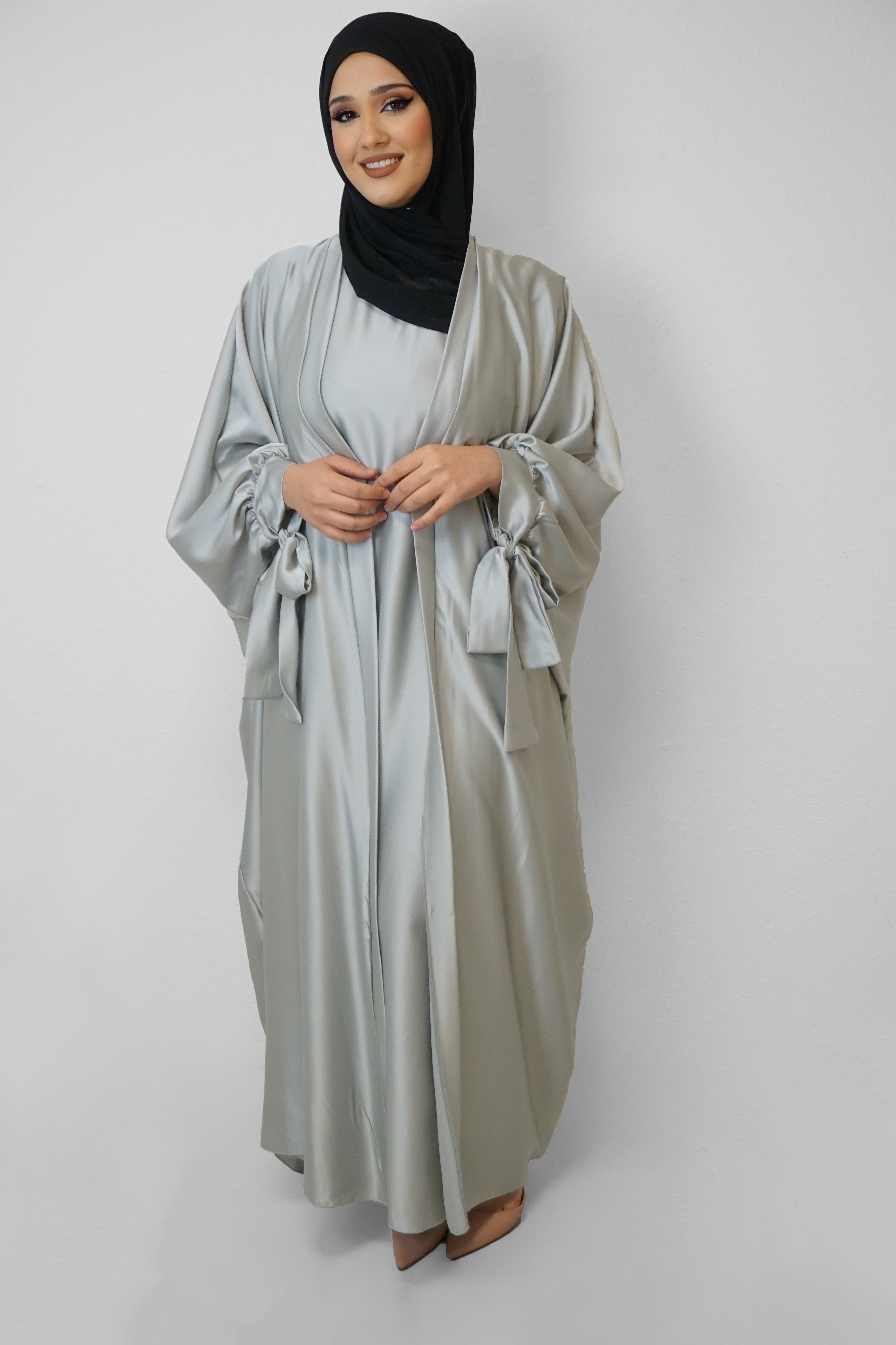Abaya Maha Silbergrau