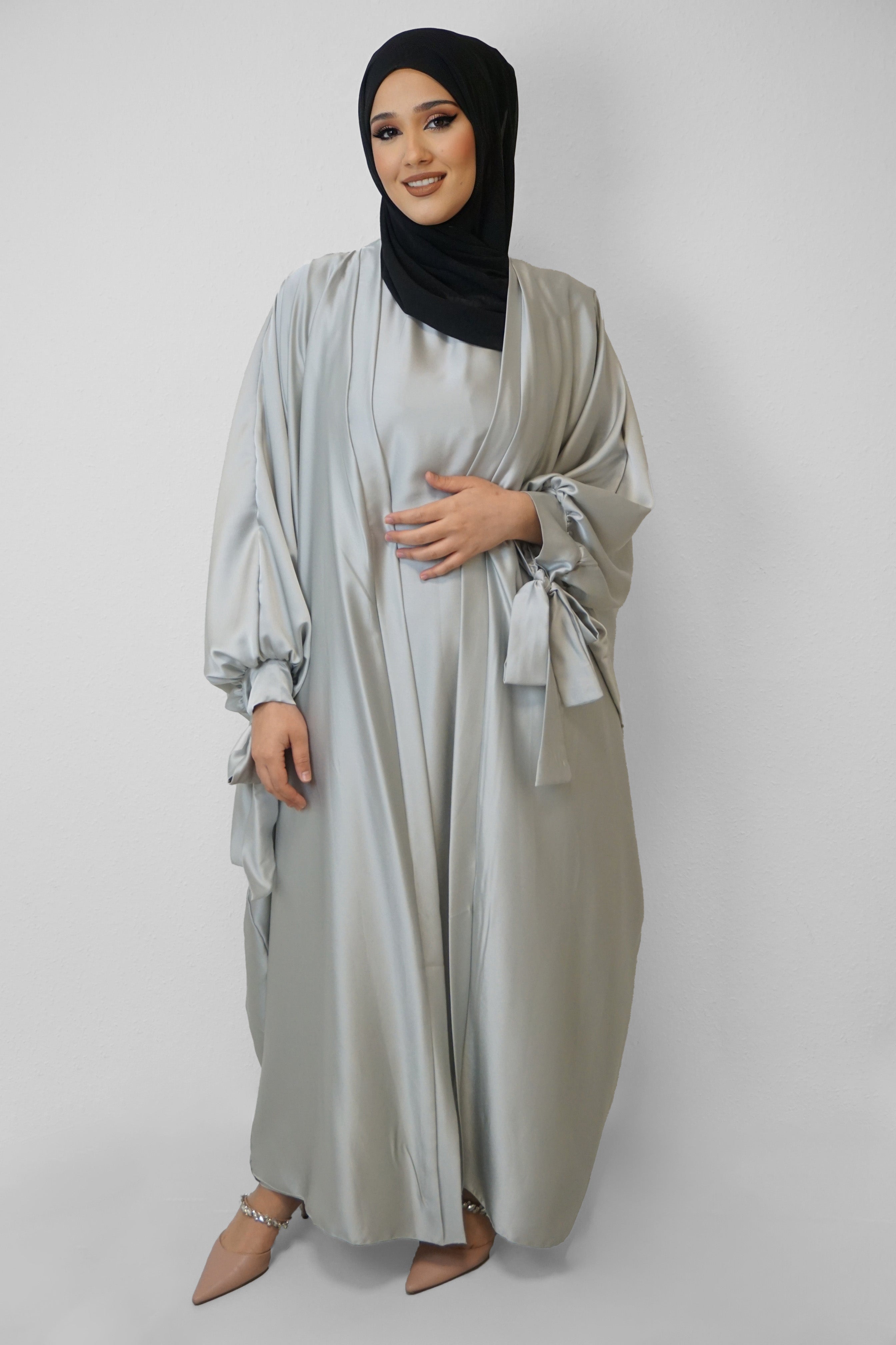 Abaya Maha Silbergrau