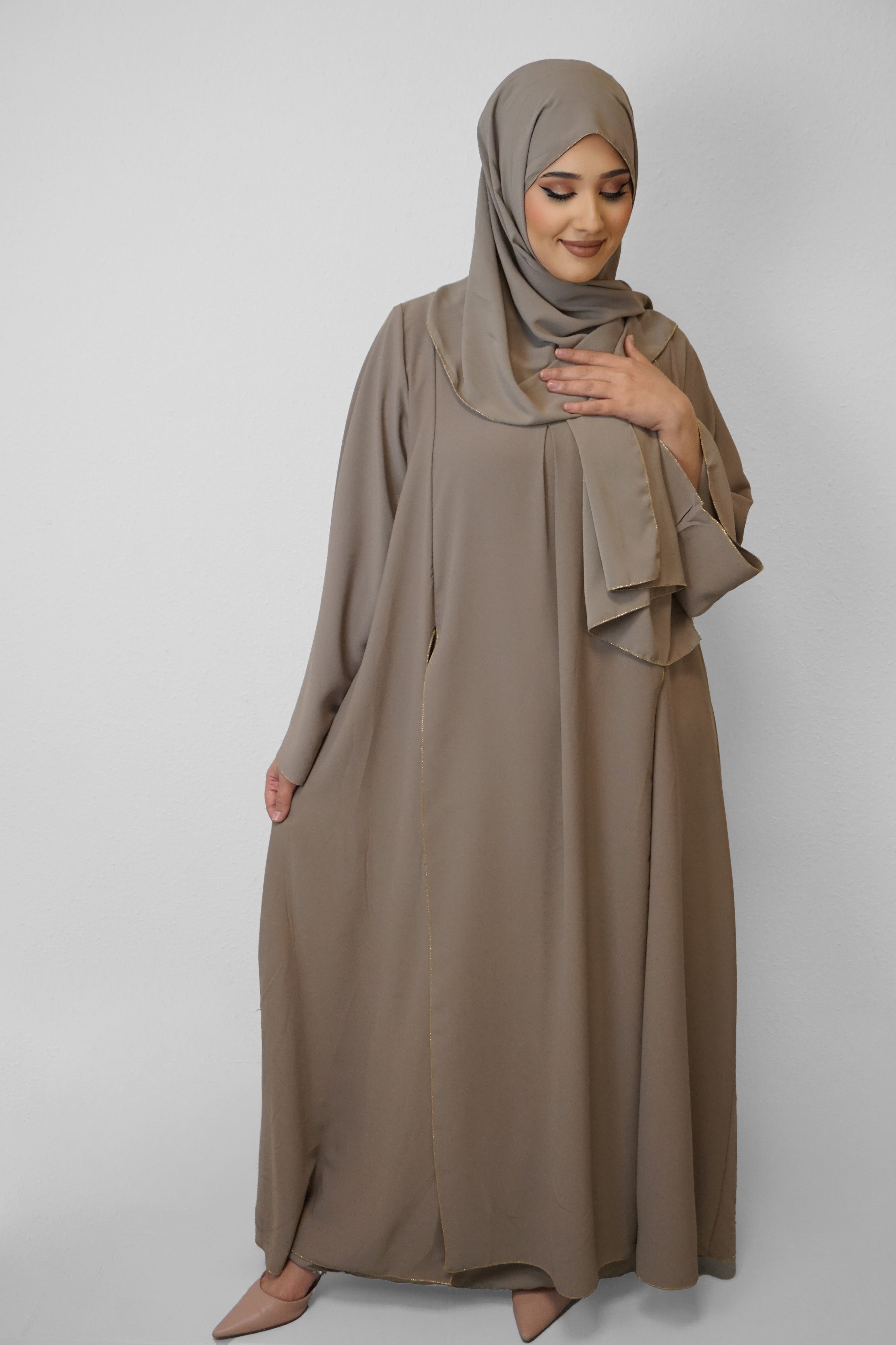 Abaya Muna Taupe