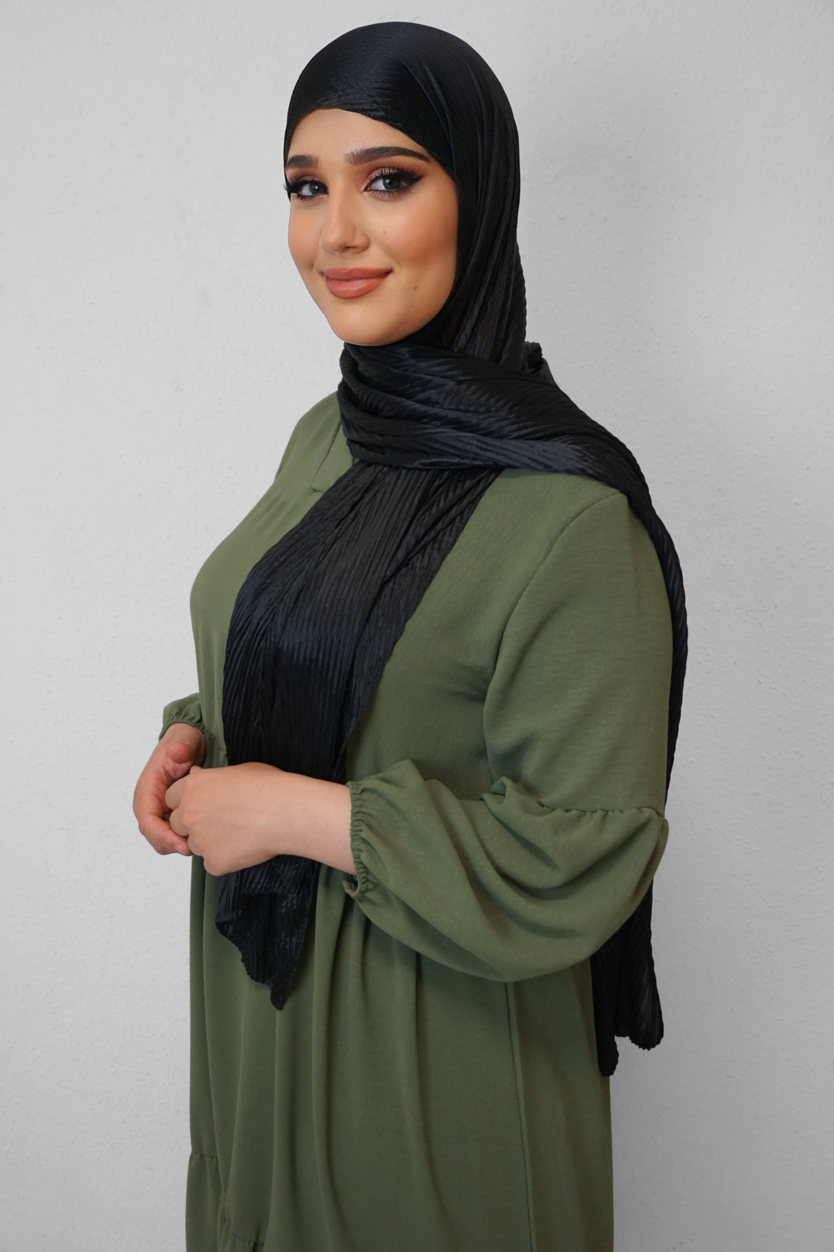 Satin Hijab Plissiert Schwarz