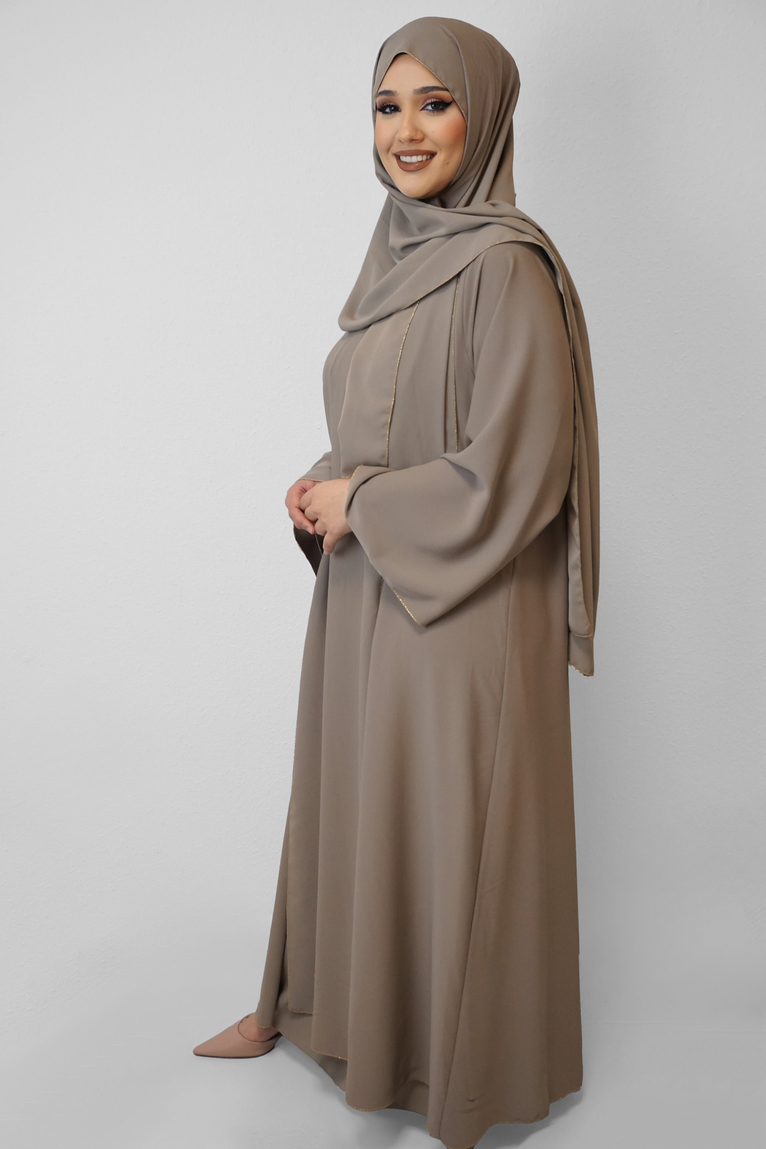 Abaya Muna Taupe