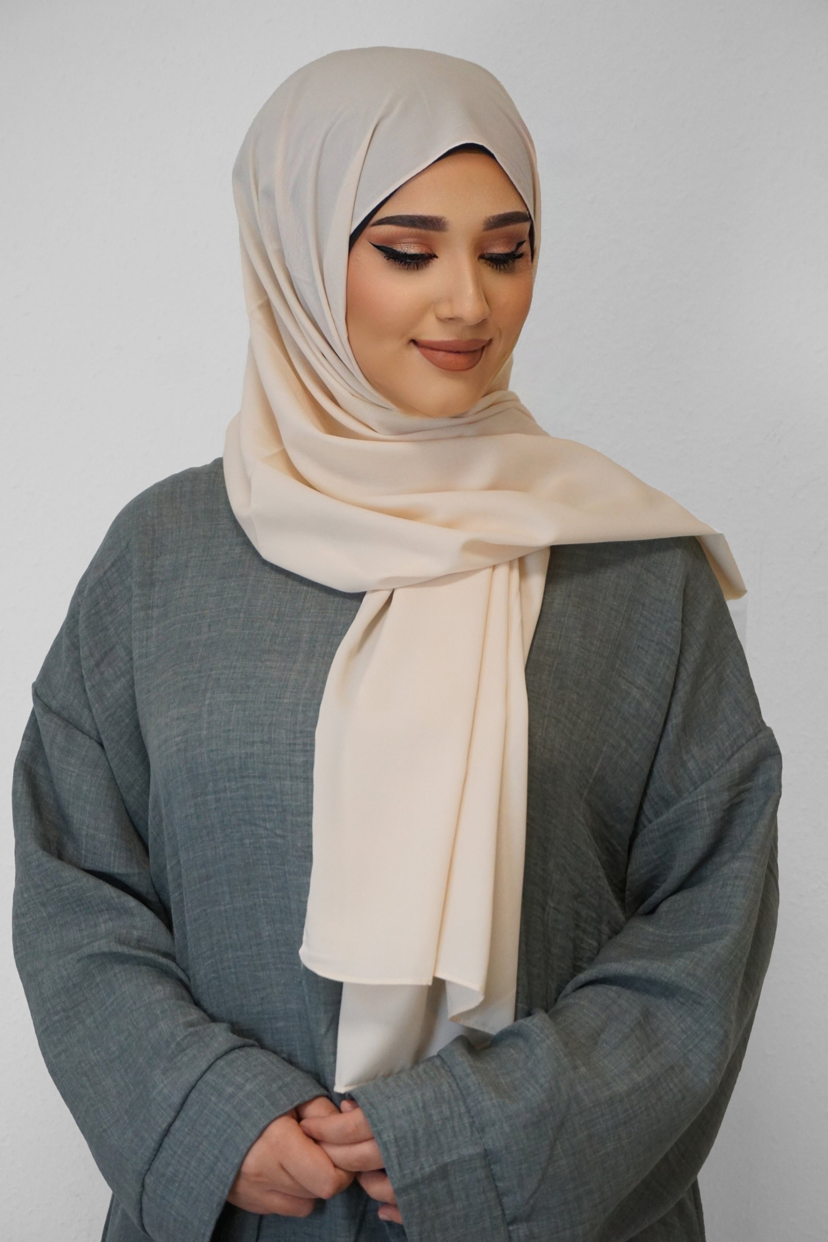 Medina Hijab Sand