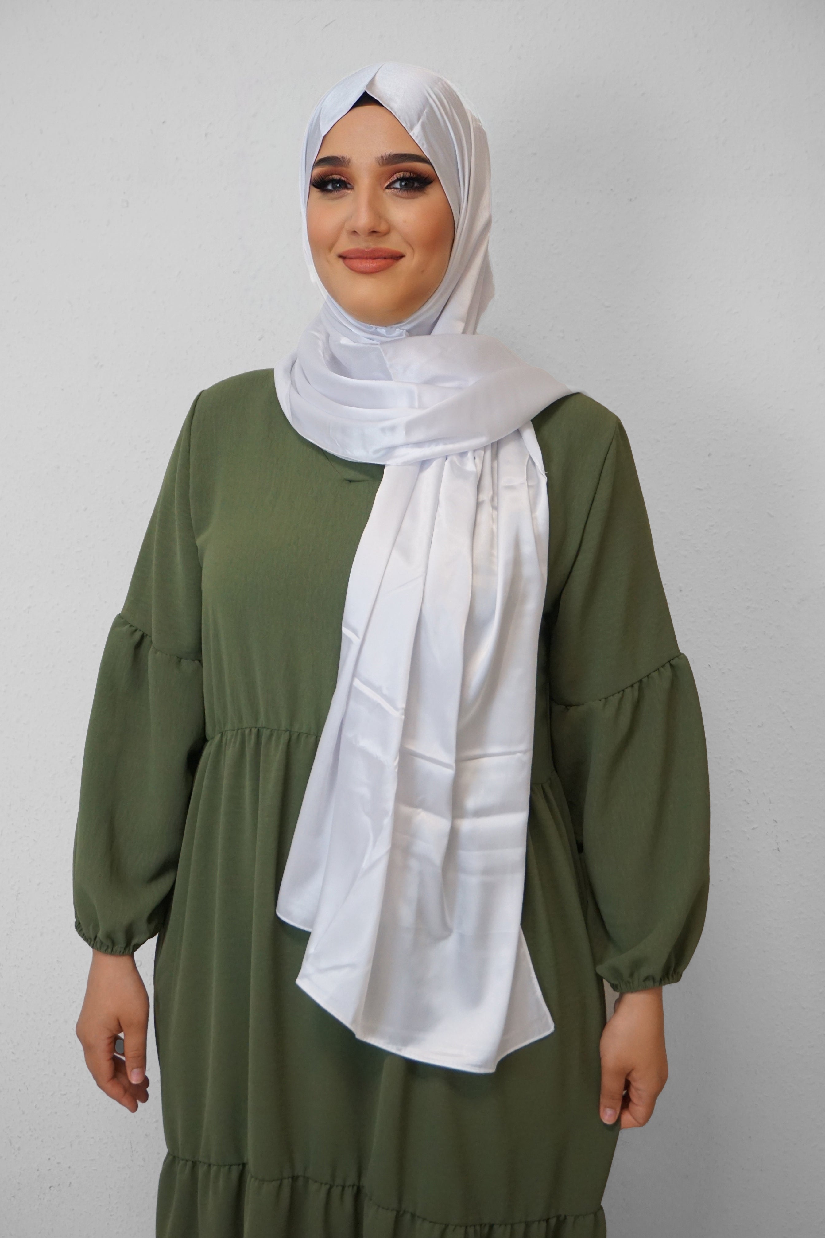 Satin Classic Hijab Weiss