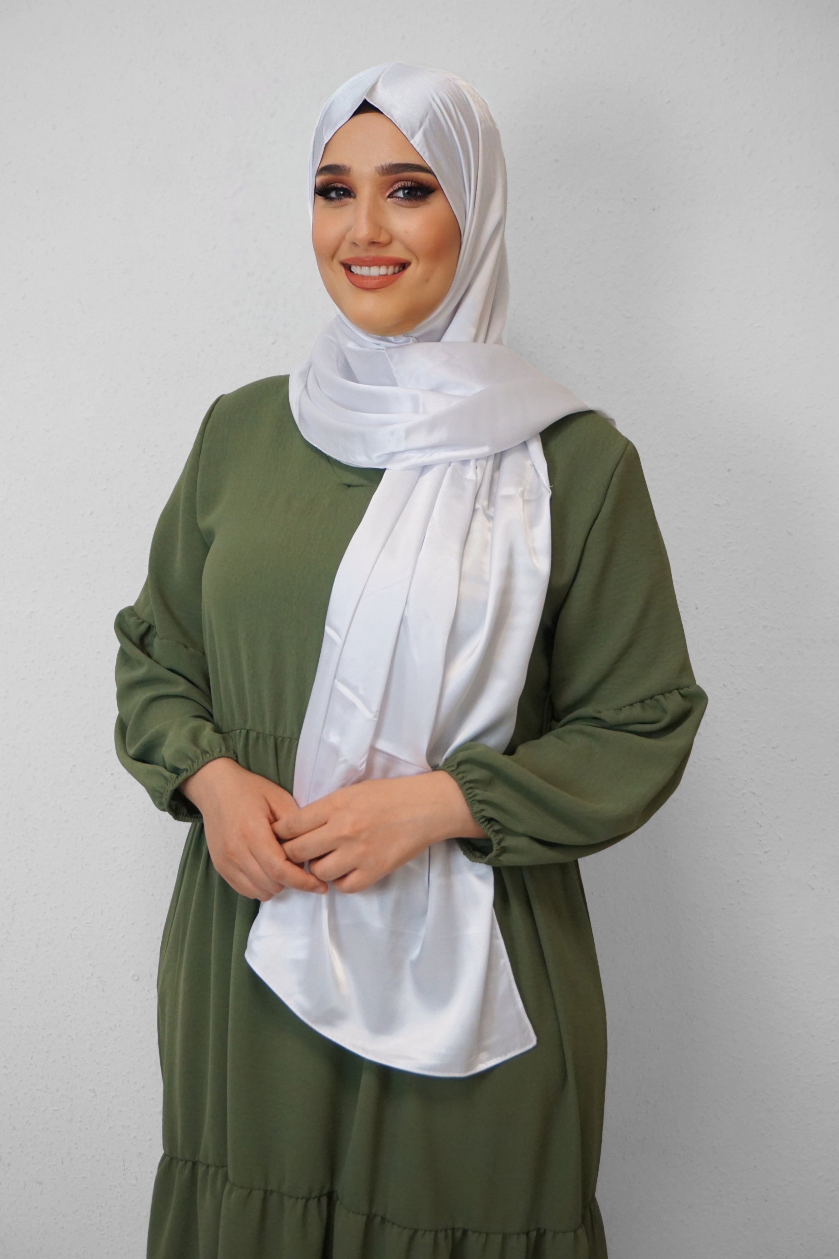 Satin Classic Hijab Weiss