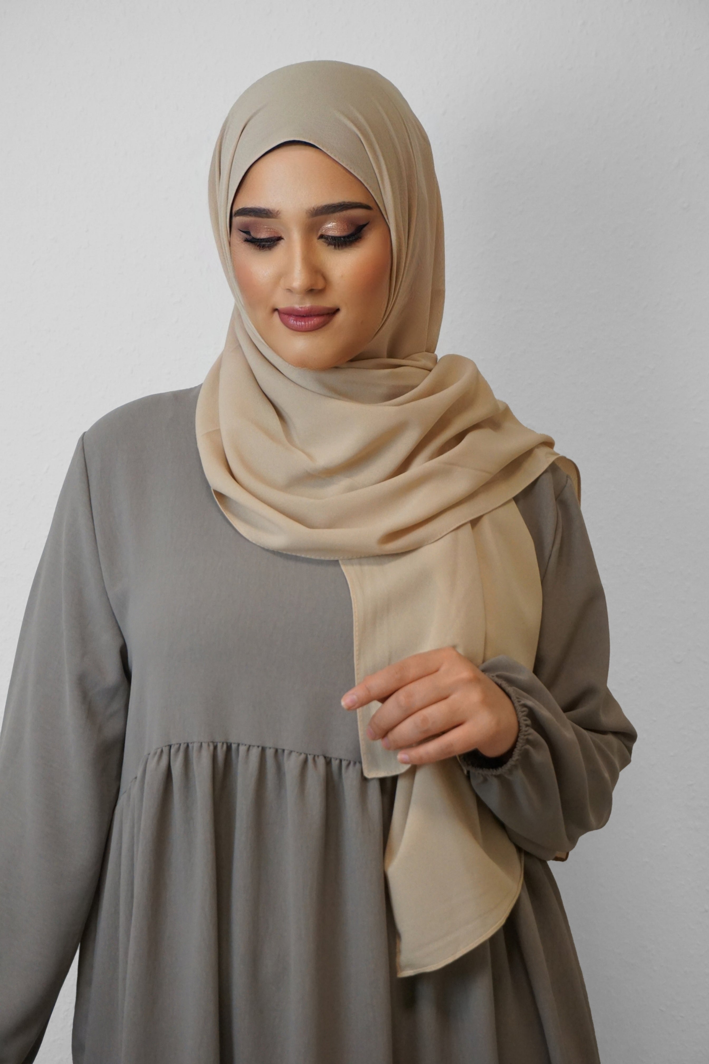 Crep Hijab Beige