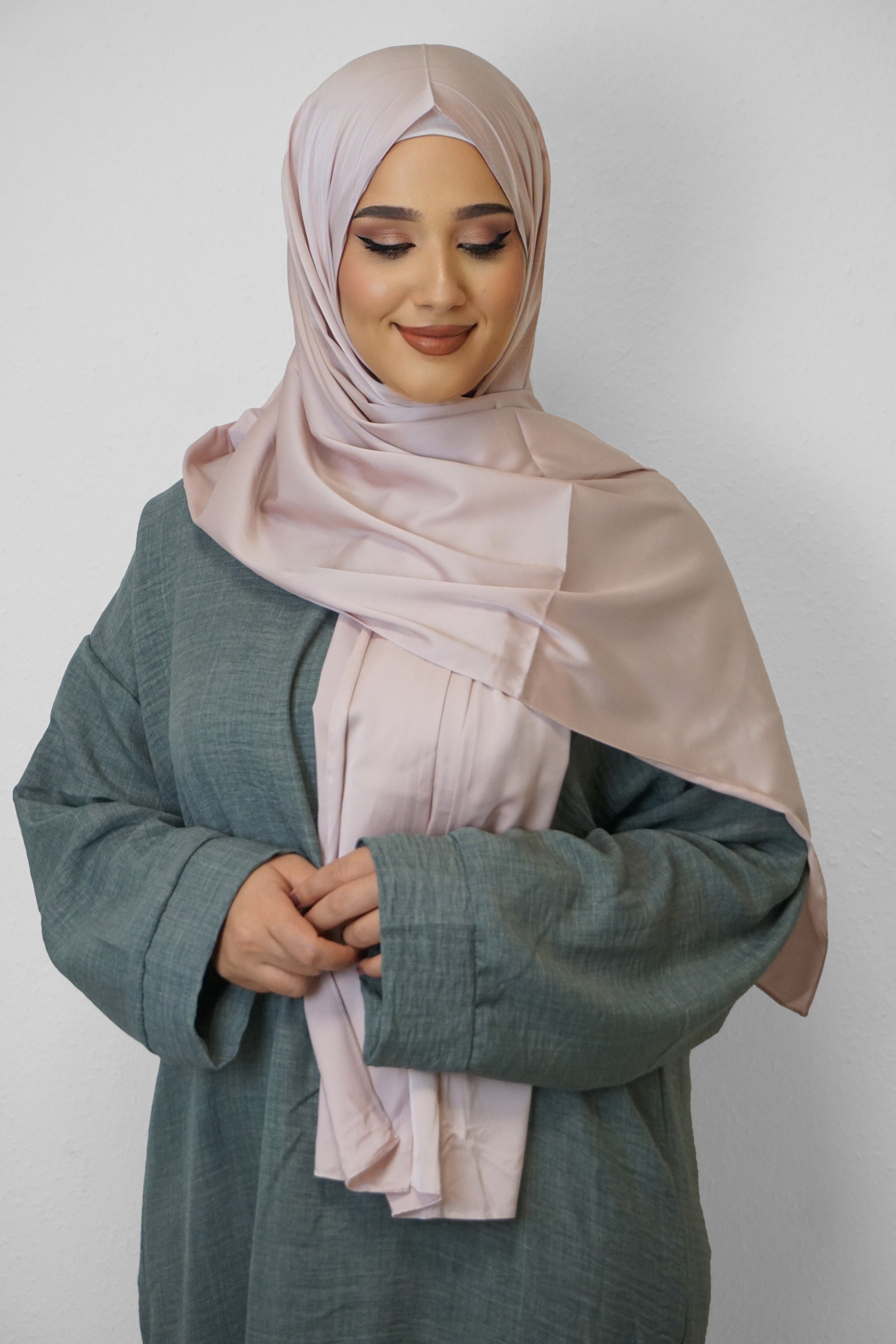 Satin Classic Hijab Weissrosa
