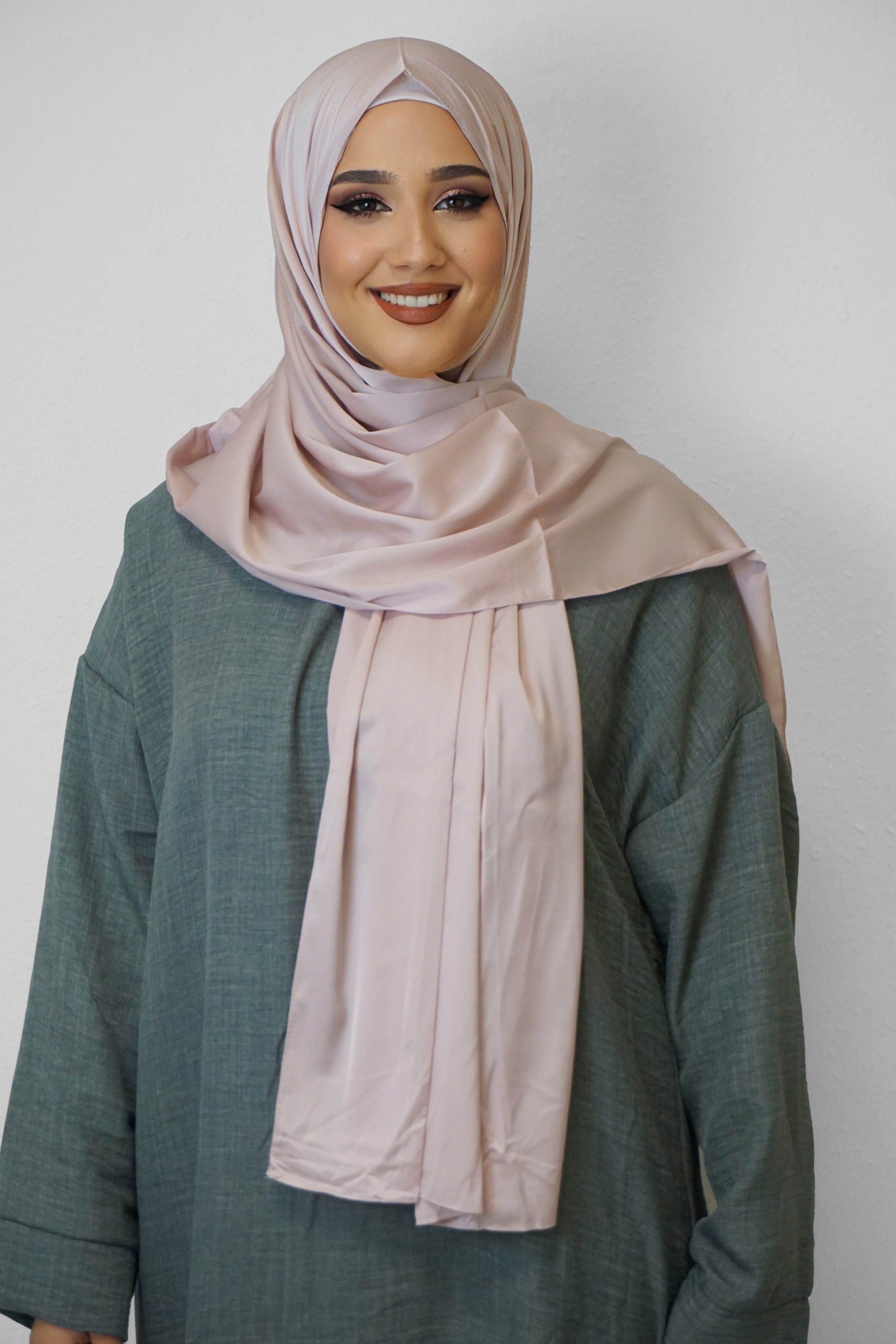 Satin Classic Hijab Weissrosa