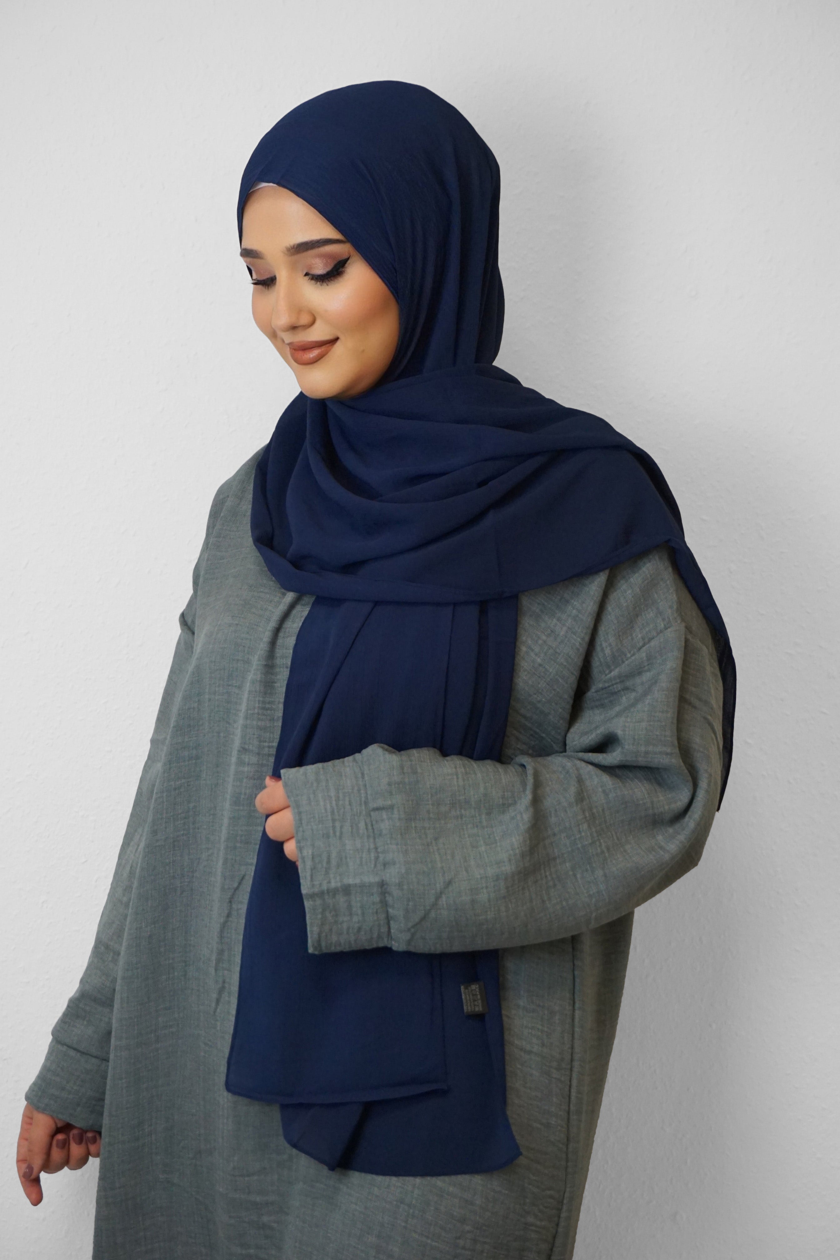 Crinkle Premium Chiffon Hijab Dunkelblau