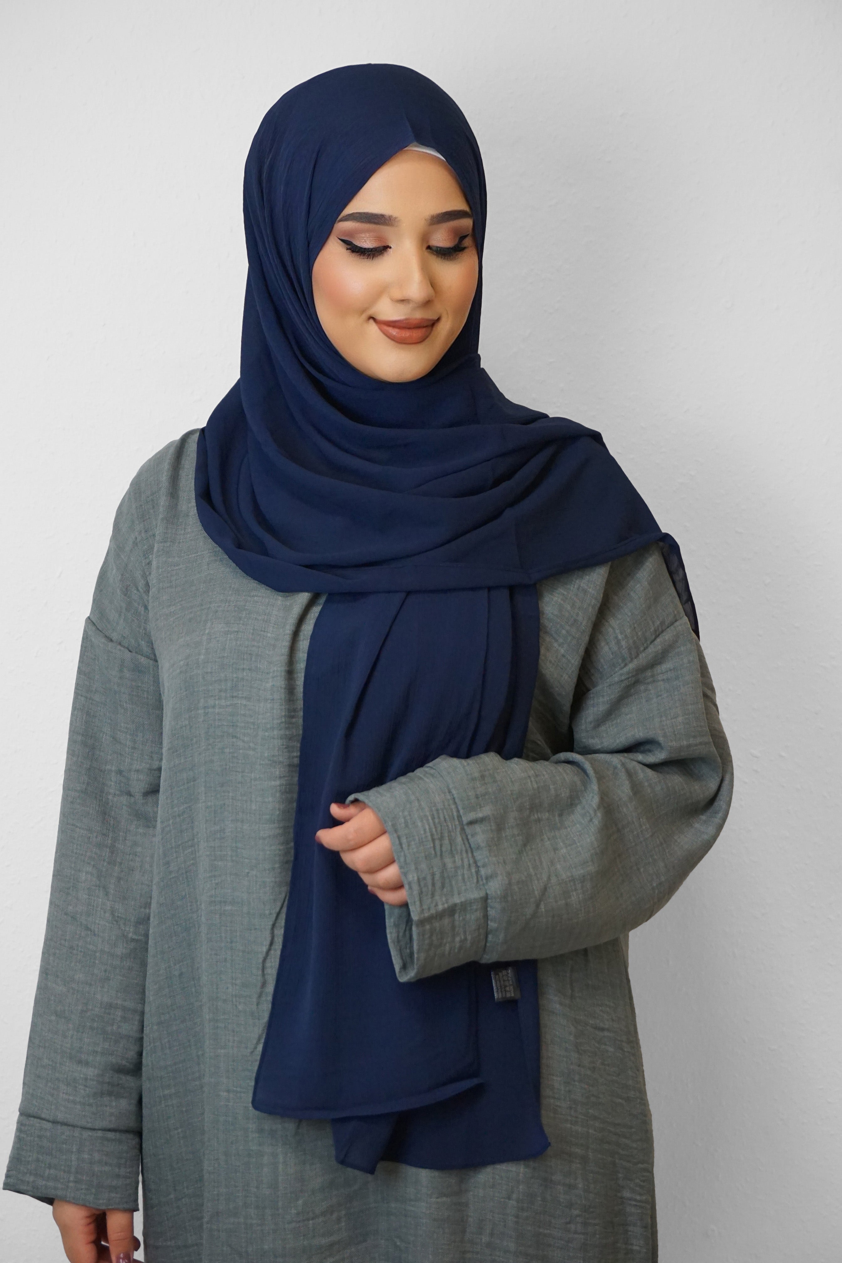 Crinkle Premium Chiffon Hijab Dunkelblau