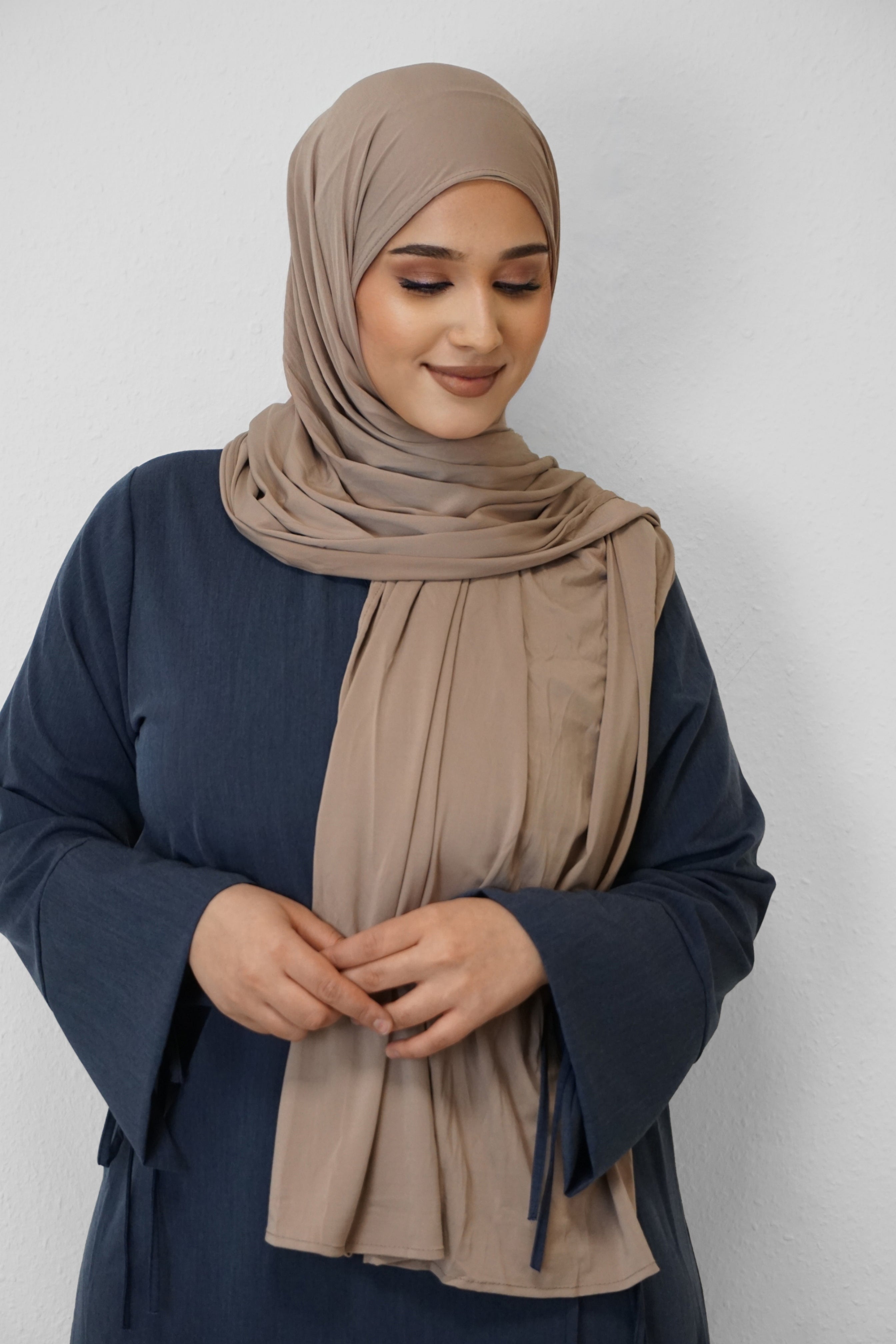 Premium Jersey Deluxe Hijab Dark-Taupe