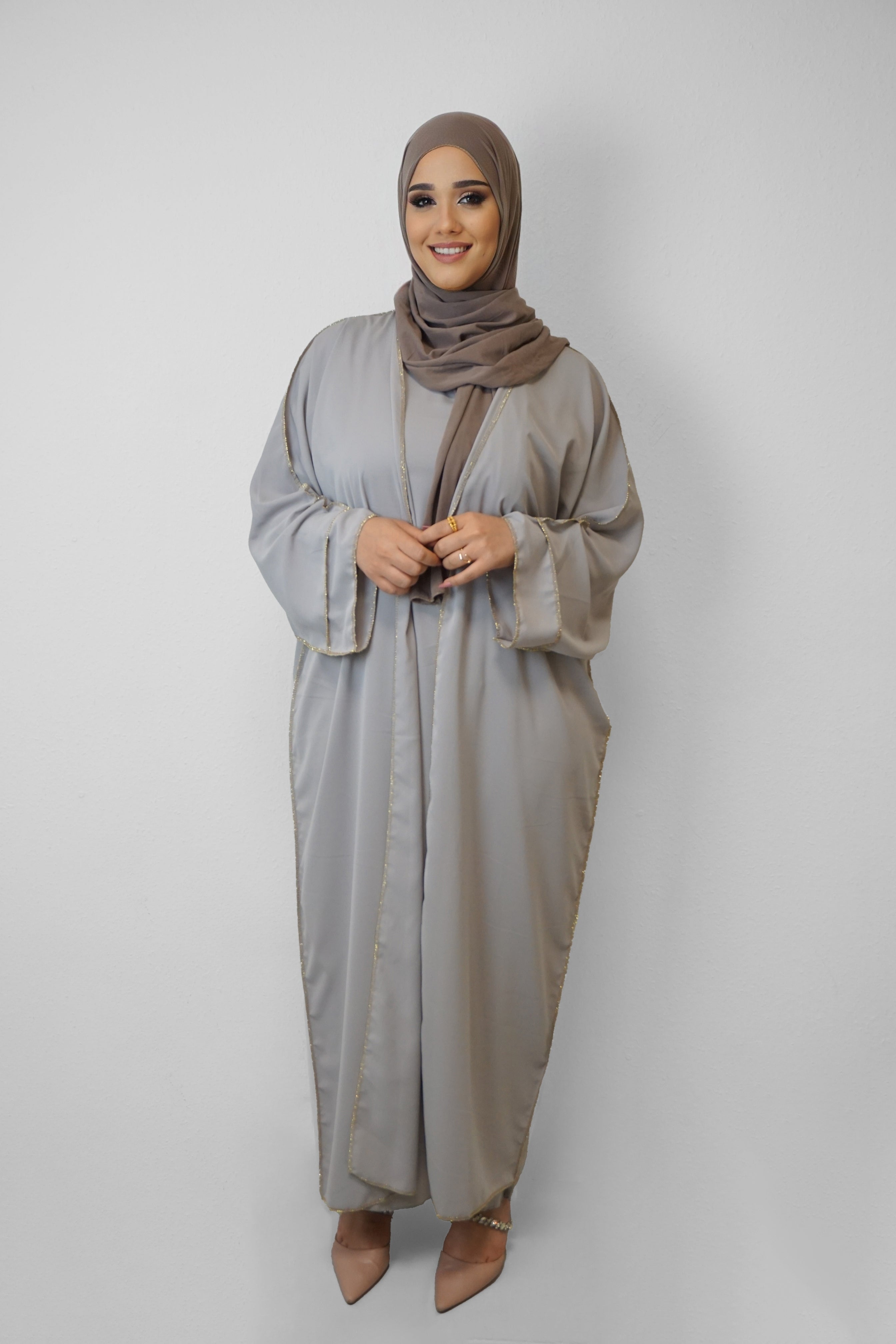 Zwei-Teiler Abaya Saddaya Hellgrau