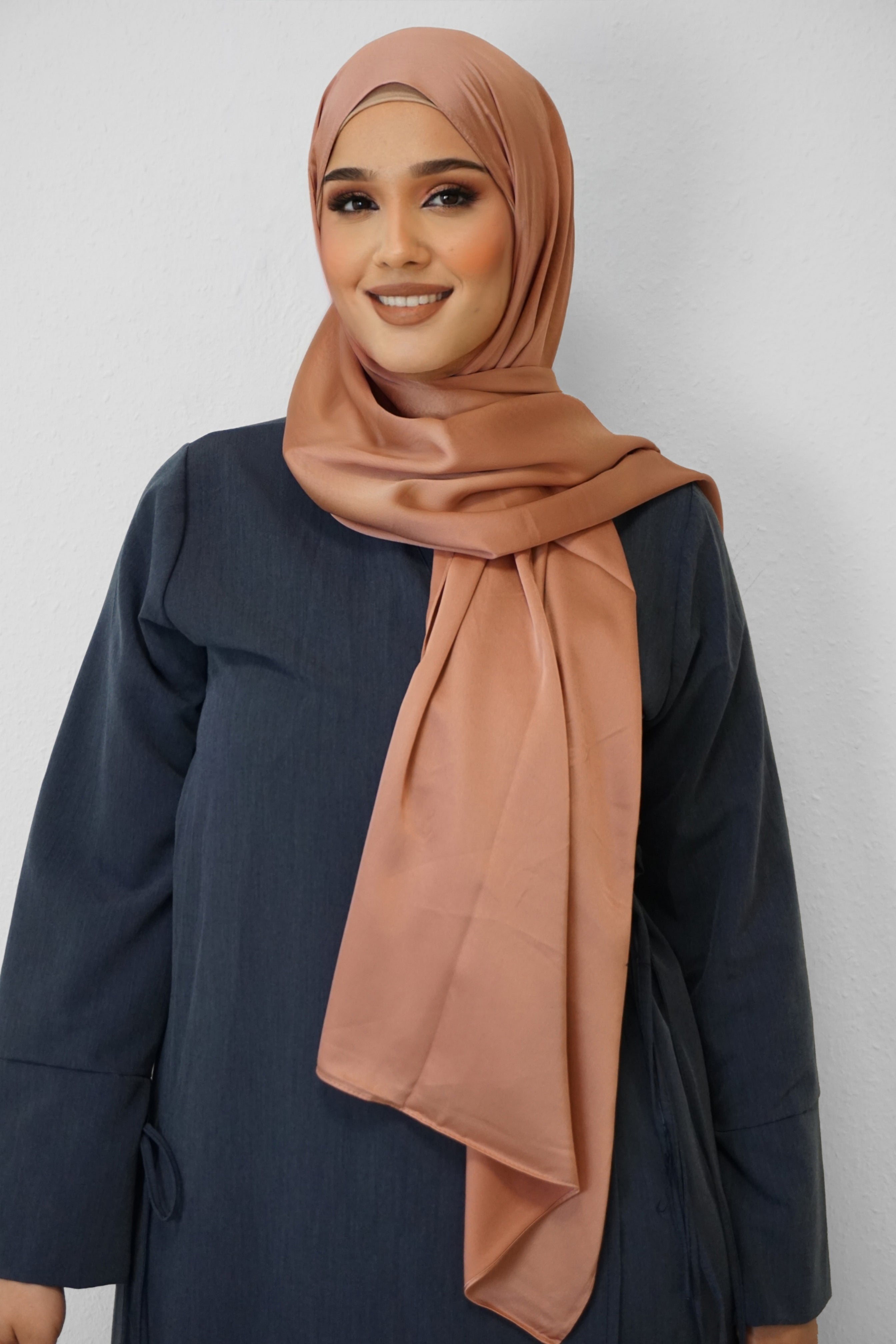 Satin Classic Hijab Lachsrosa