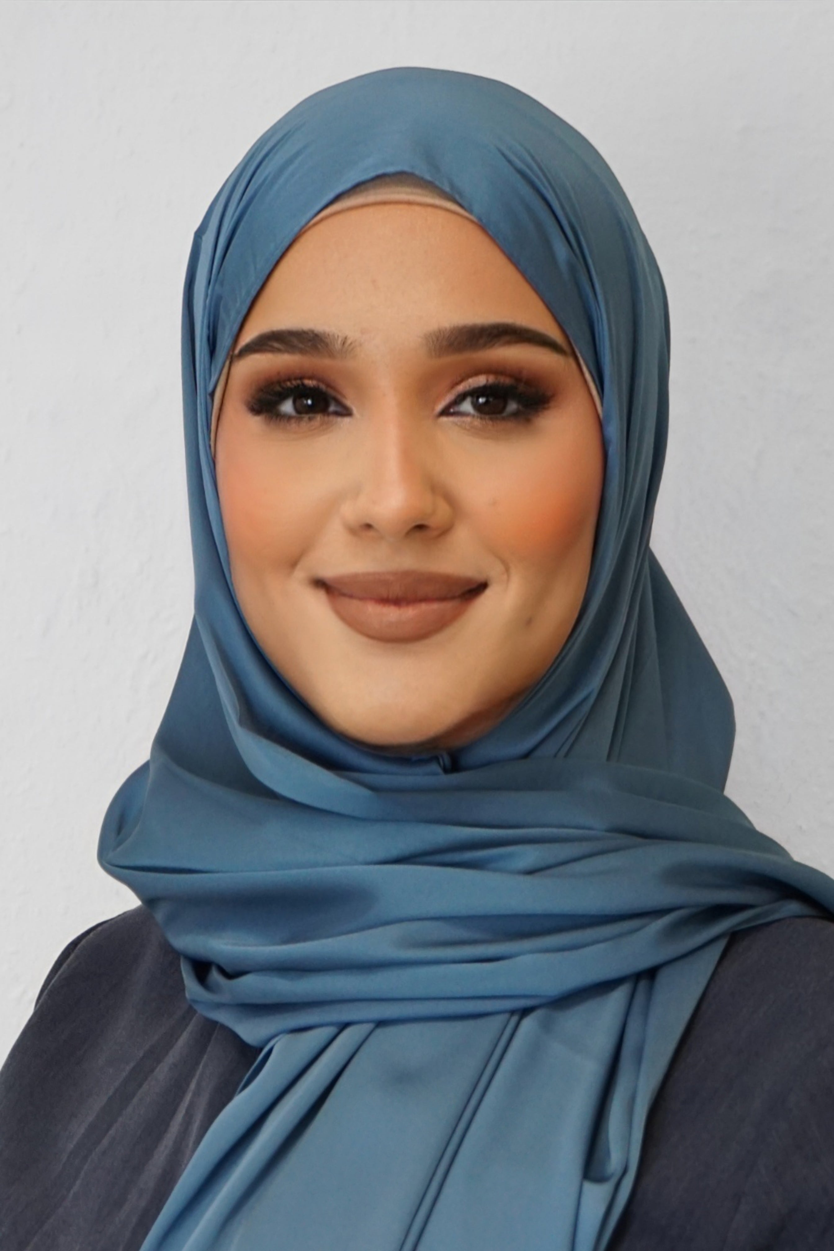 Satin Classic Hijab Jeansblau