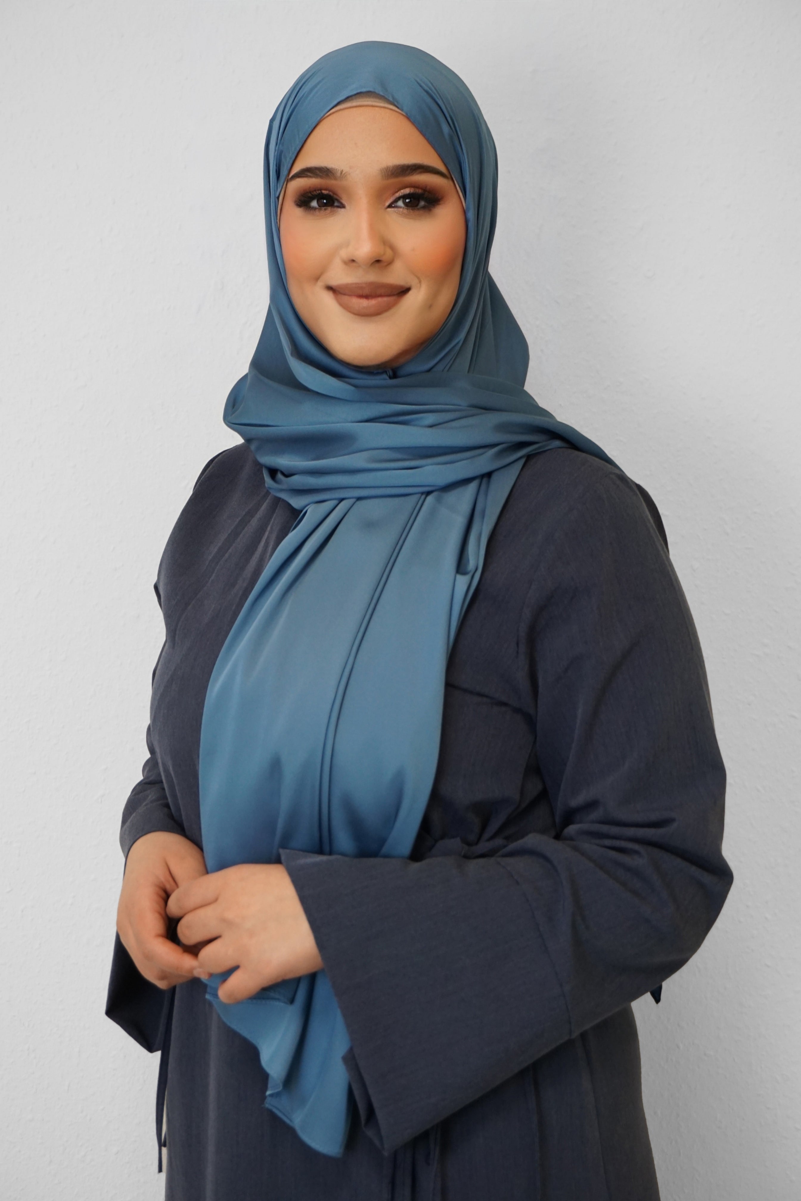 Satin Classic Hijab Jeansblau