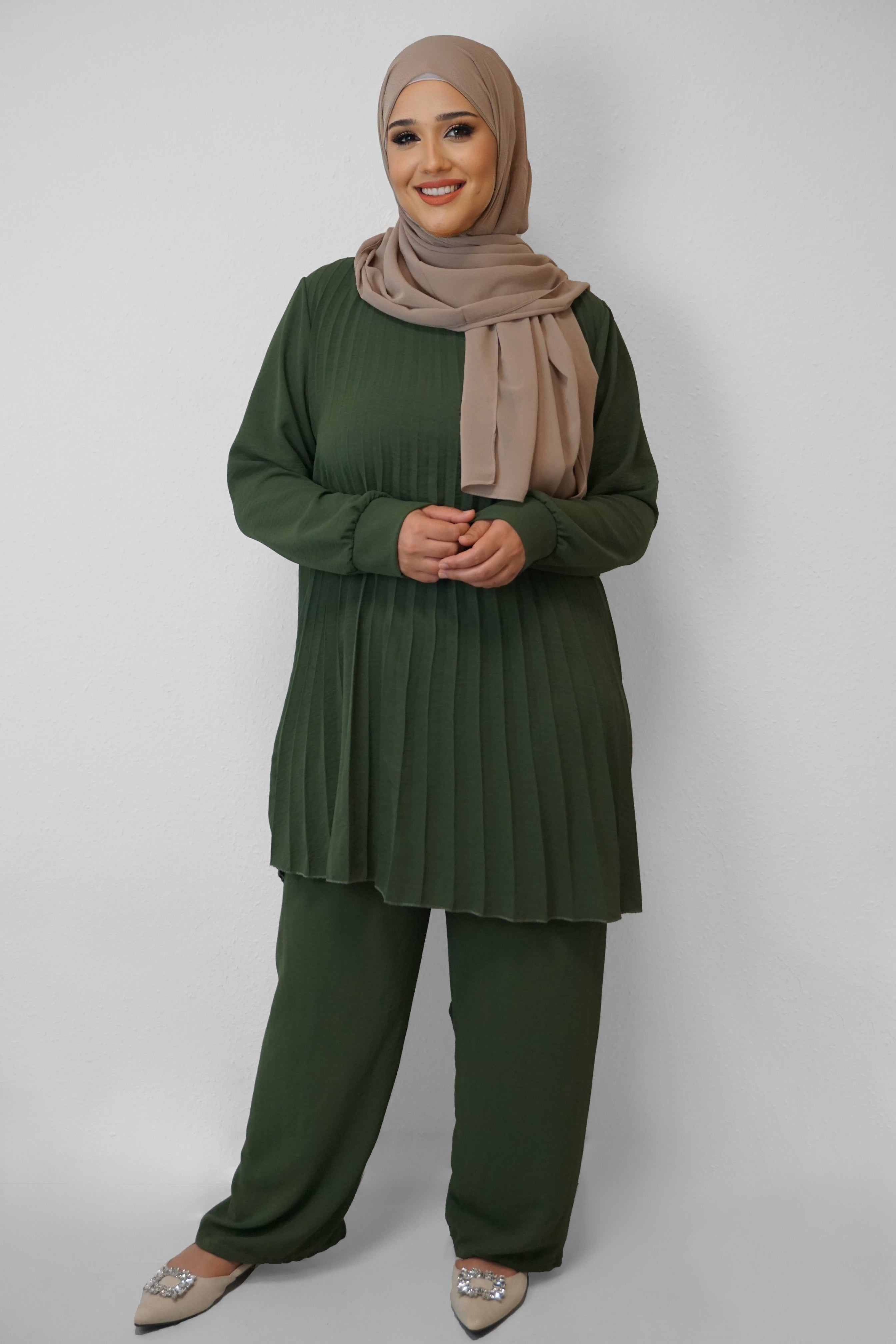 Zwei-Teiler Hose Özgür Oliv