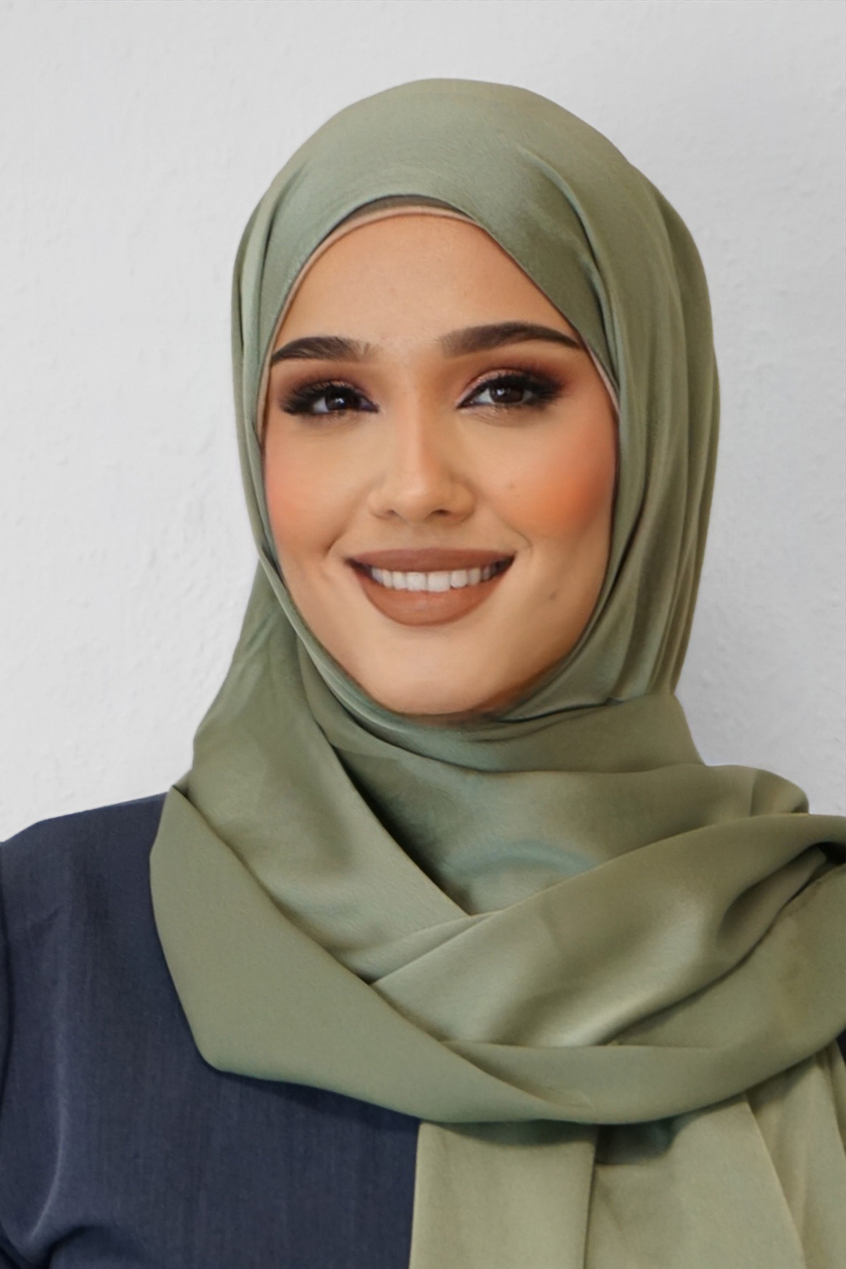 Satin Classic Hijab Pistazie
