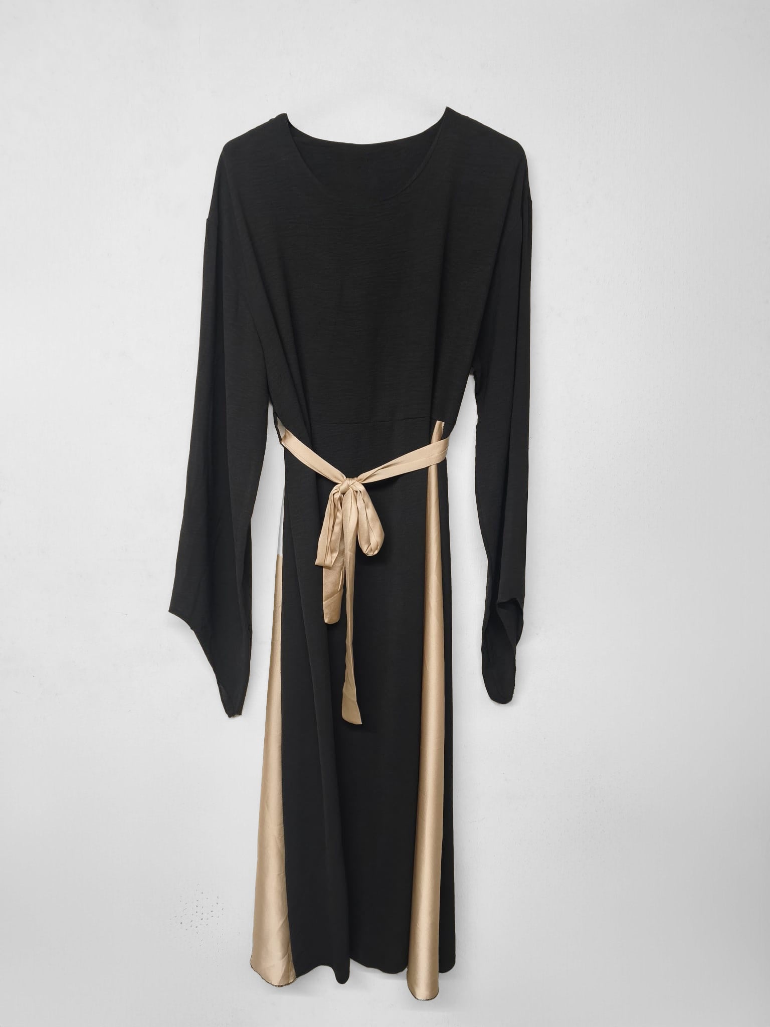 Abaya Liora Schwarz
