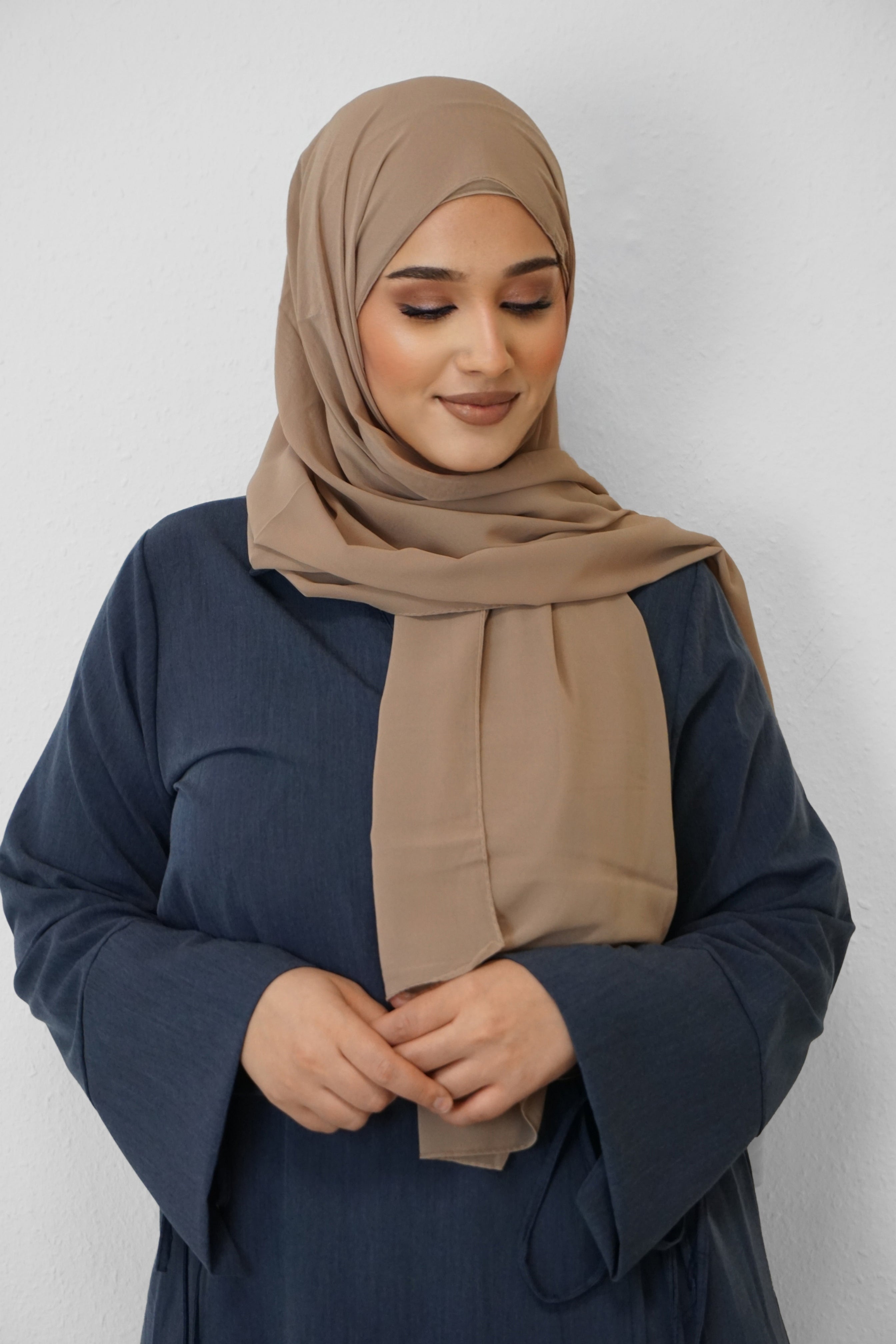 Chiffon Hijab Maira Taupe 4