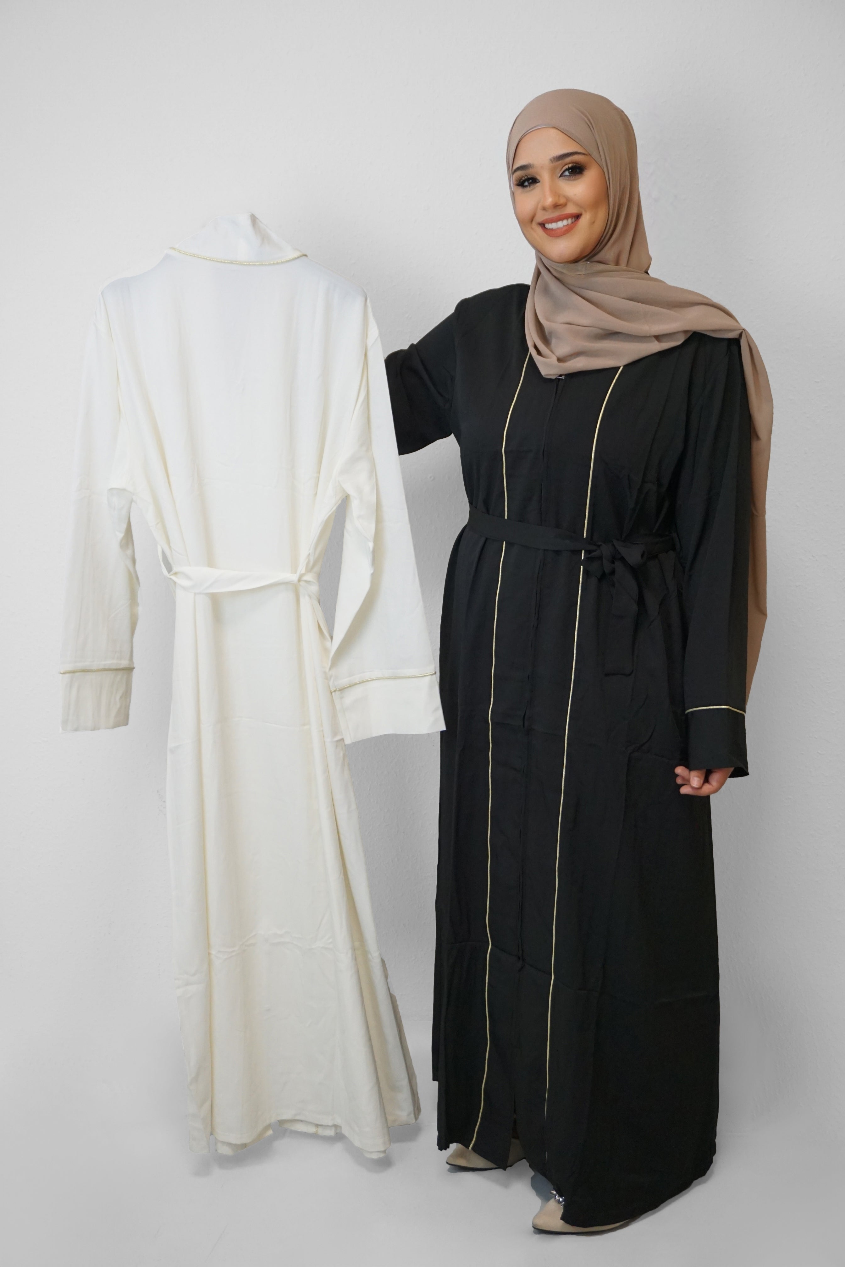 Abaya Namika mit Reisverschluss Weiß