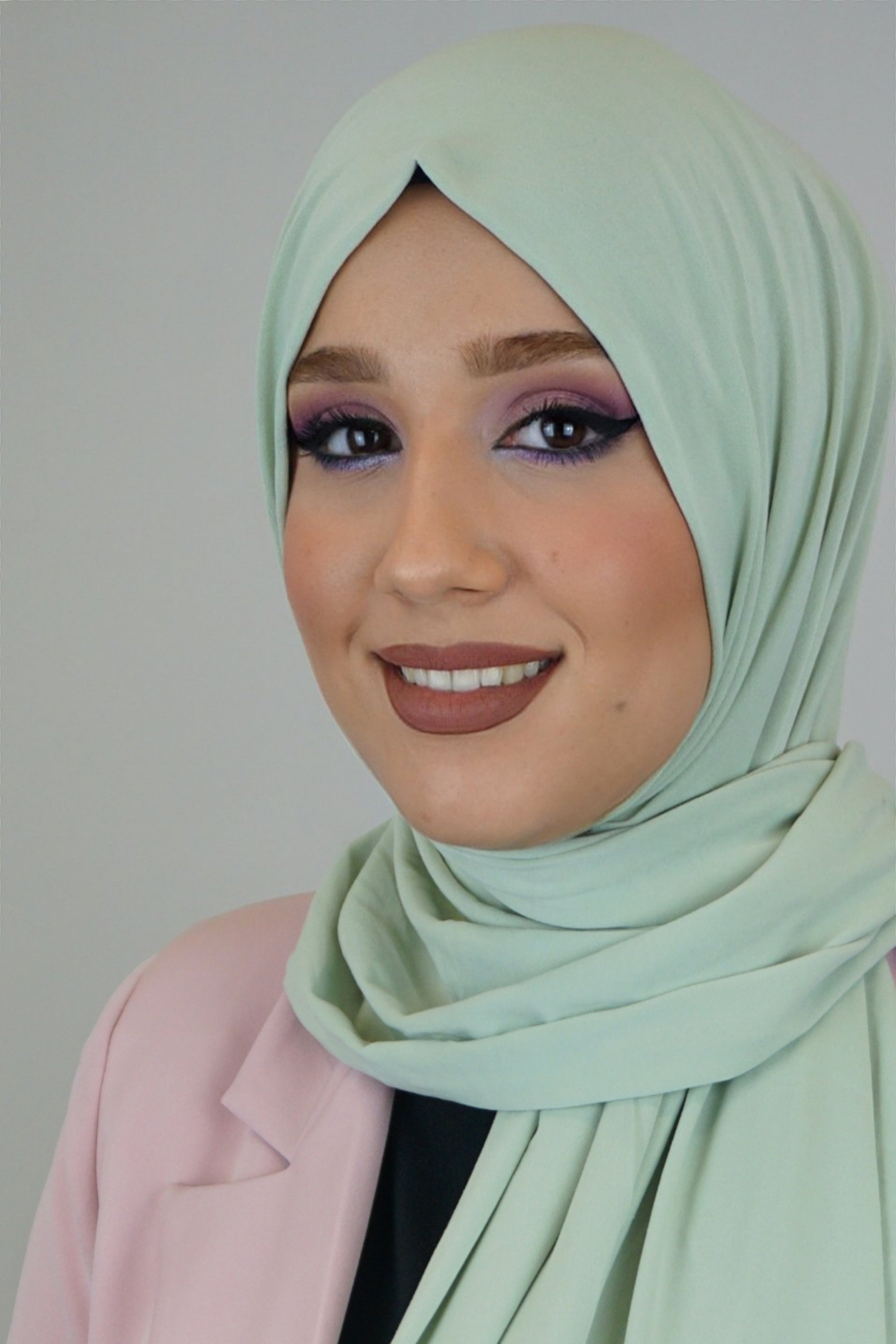 Jersey Hijab Fiza Hellgrün