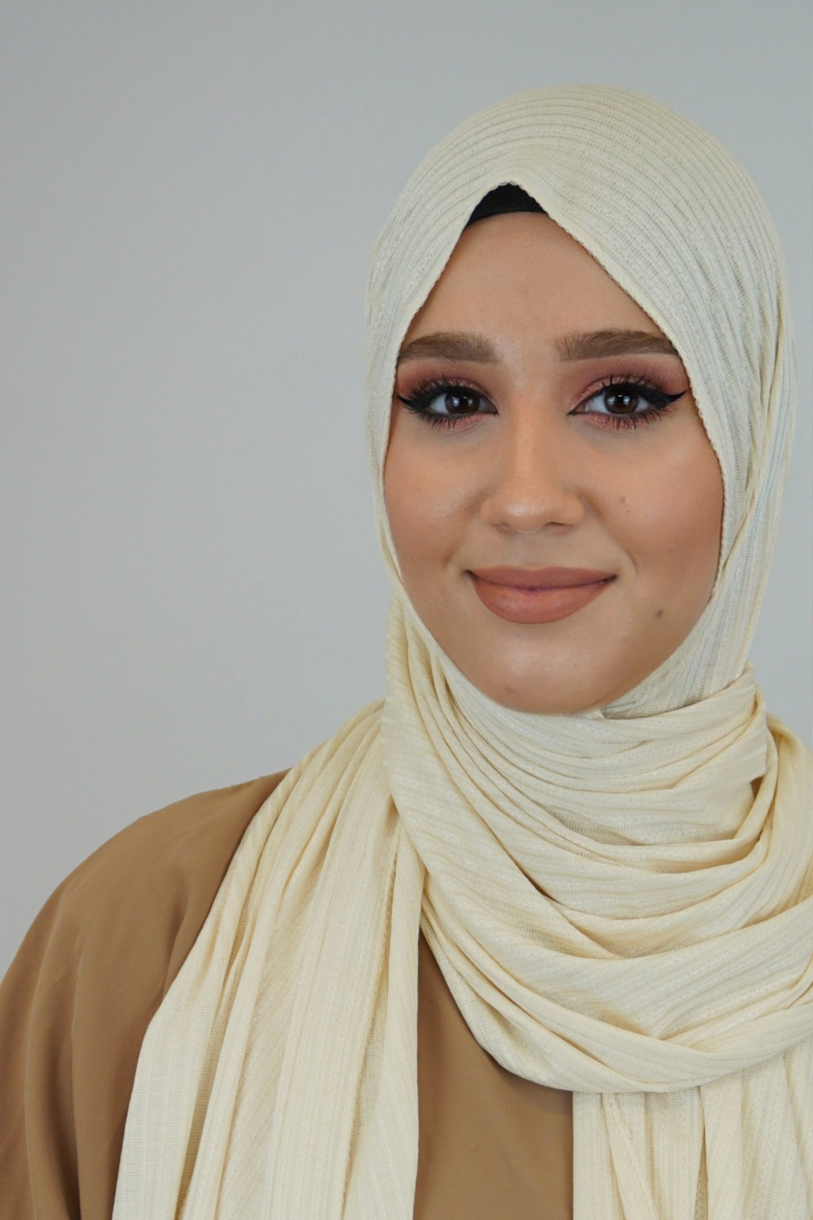 Premium Jersey Ripped Hijab Vanille