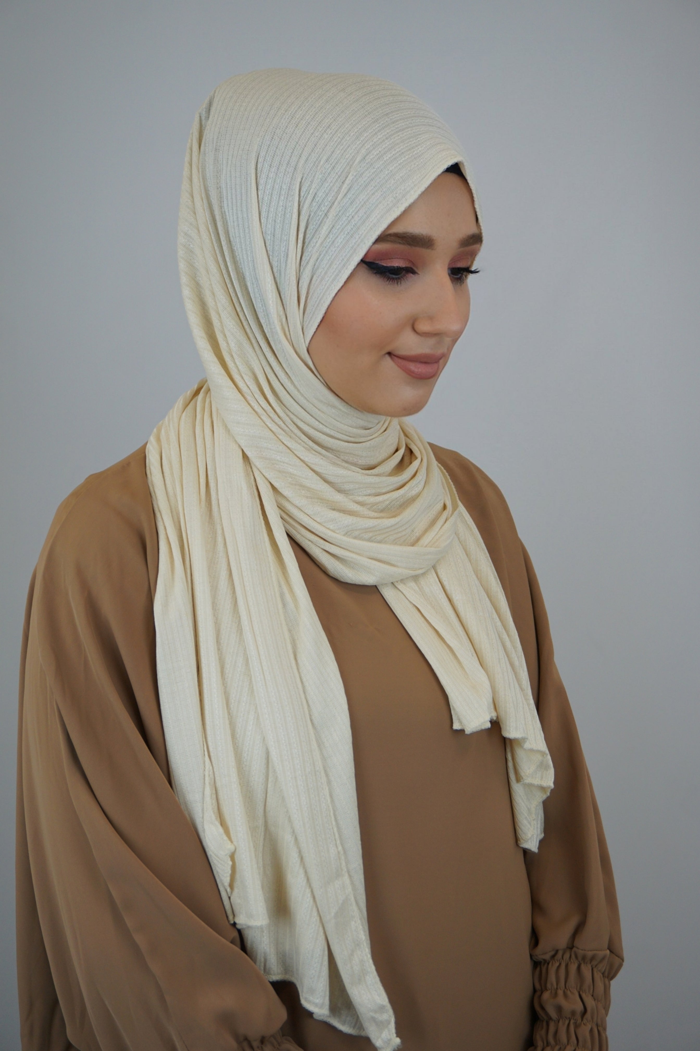 Premium Jersey Ripped Hijab Vanille