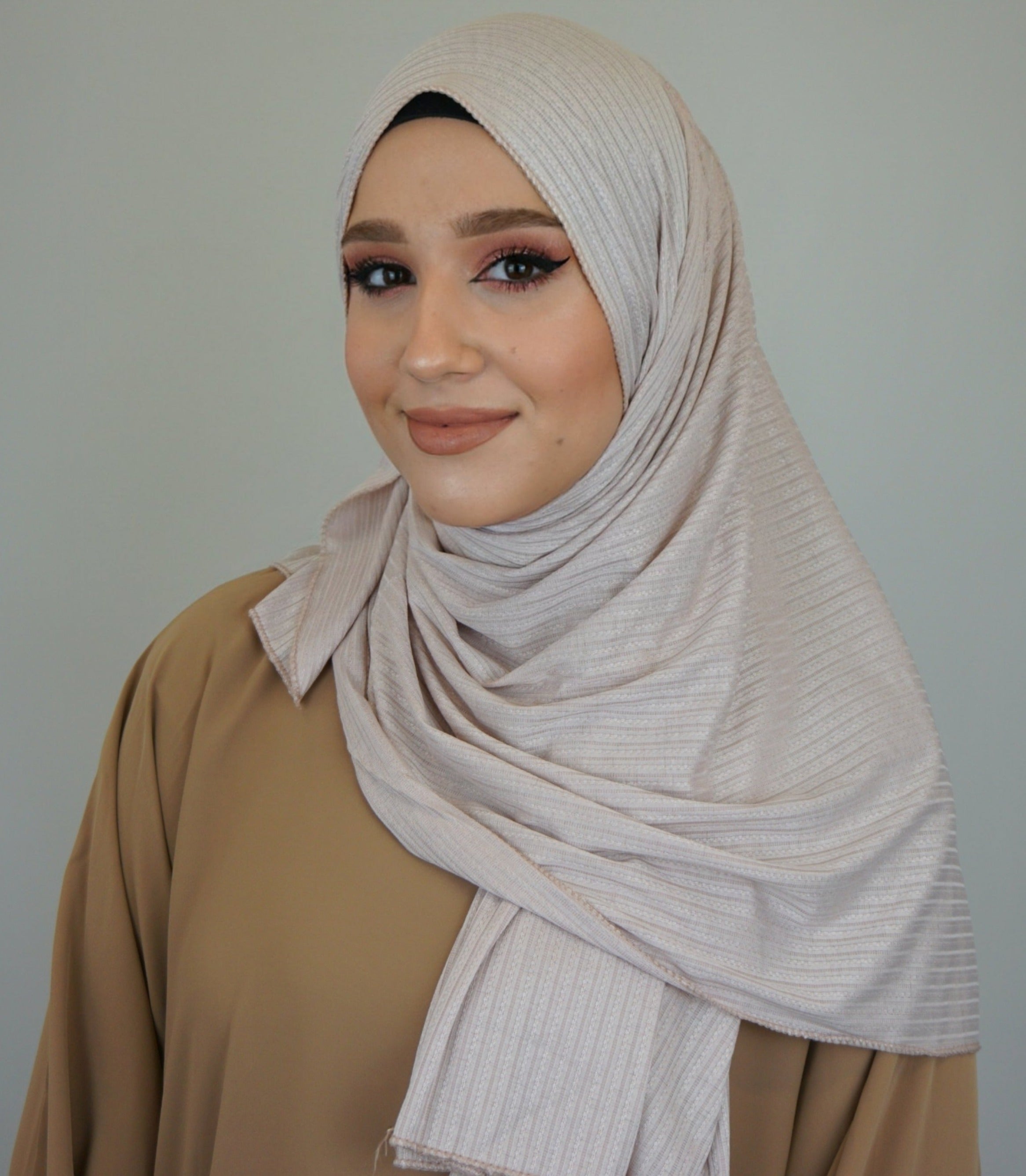 Premium Jersey Ripped Hijab Puderrosa